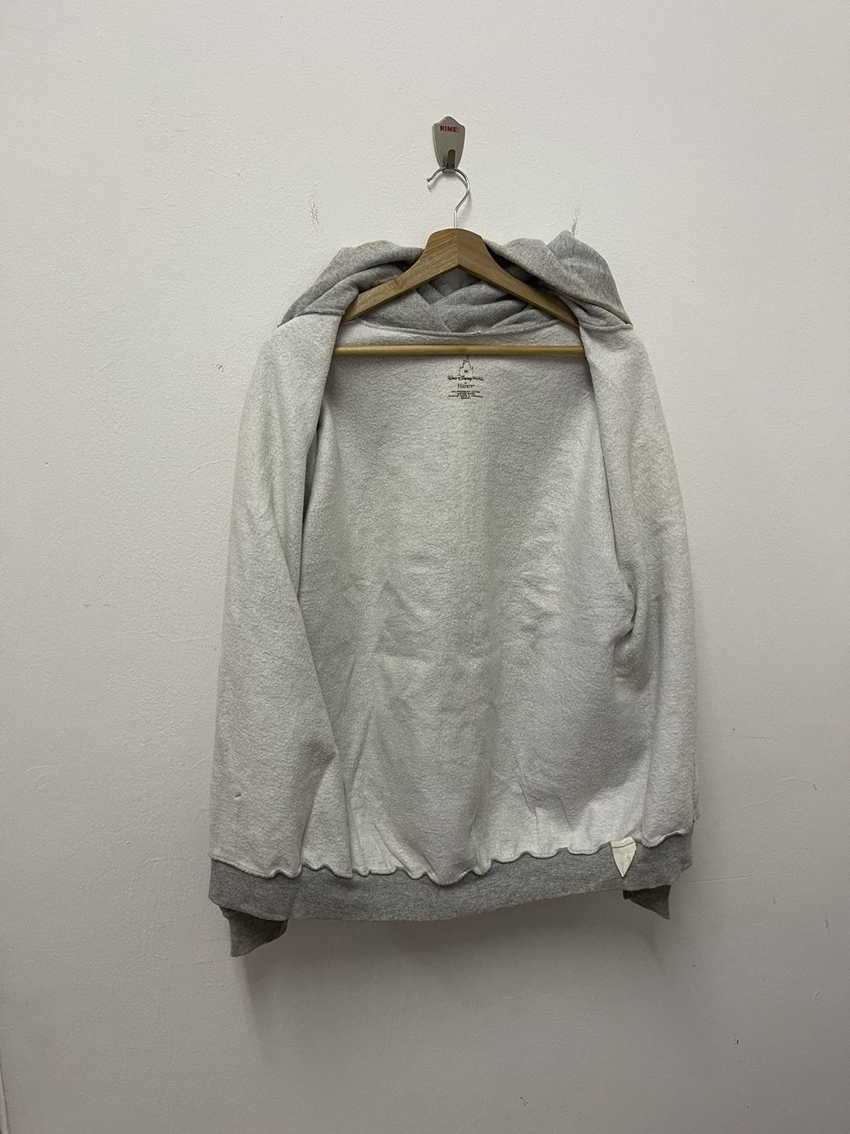 Disney × Mickey Mouse × Vintage Vintage Disneyland World Familiar Big Logo Hoodie Size US M / EU 48-50 / 2 - 8 Thumbnail