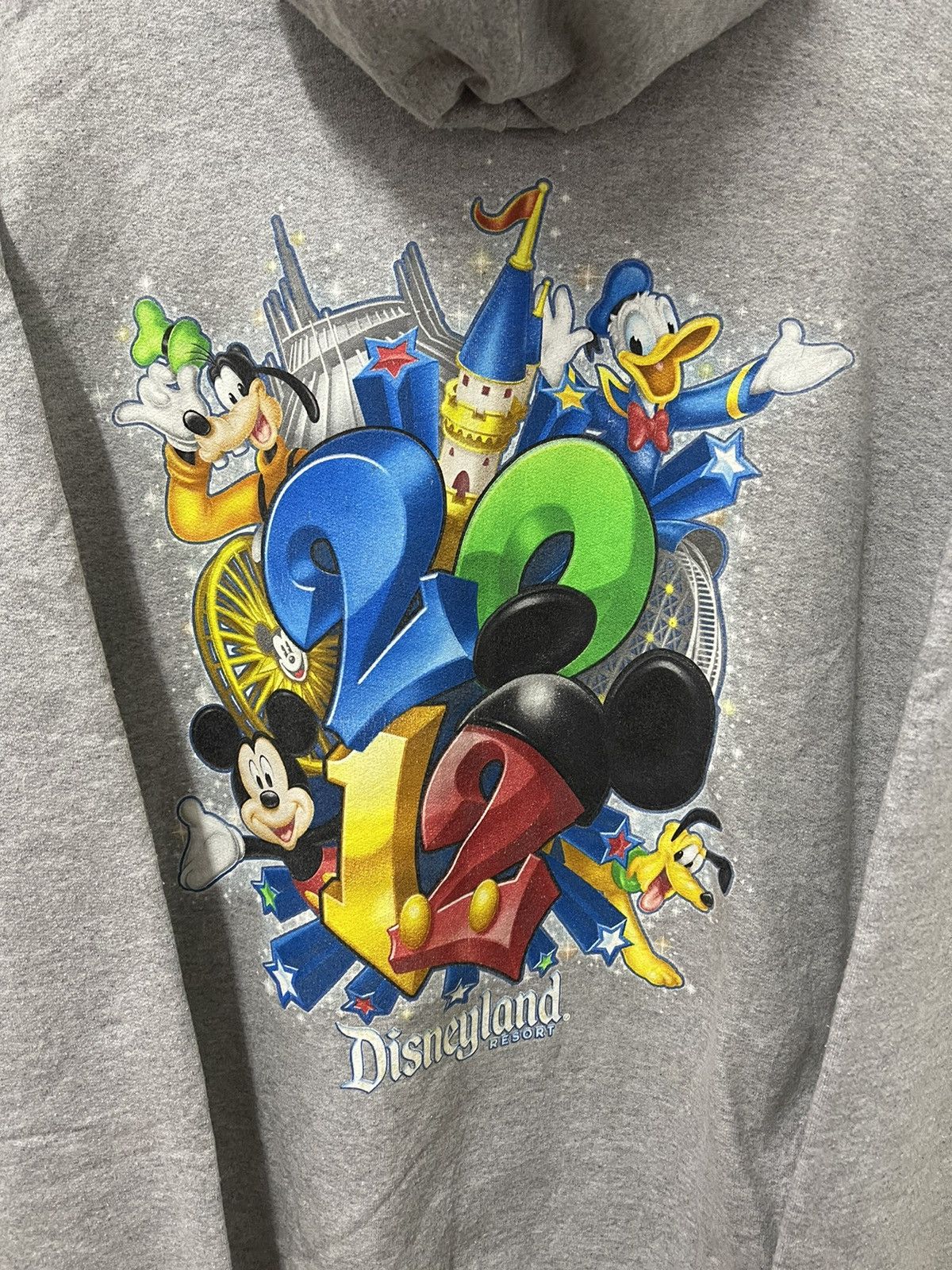 Disney × Mickey Mouse × Vintage Vintage Disneyland World Familiar Big Logo Hoodie Size US M / EU 48-50 / 2 - 2 Thumbnail