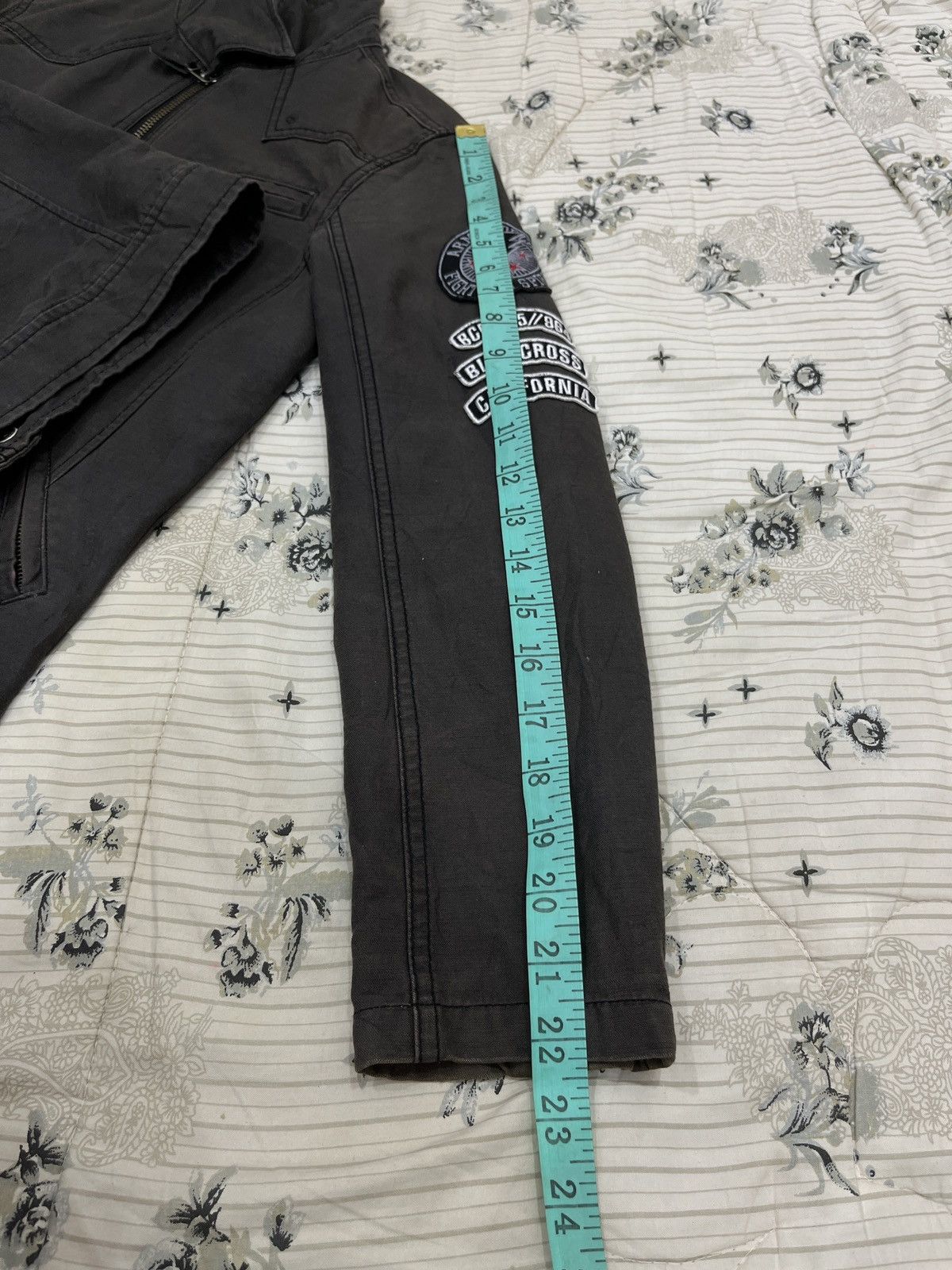 Seditionaries (Fff)🔥🔥ARCHIVE VINTAGE BLUE CROSS SKULL HYPEBEAST JACKET Size US S / EU 44-46 / 1 - 16 Thumbnail