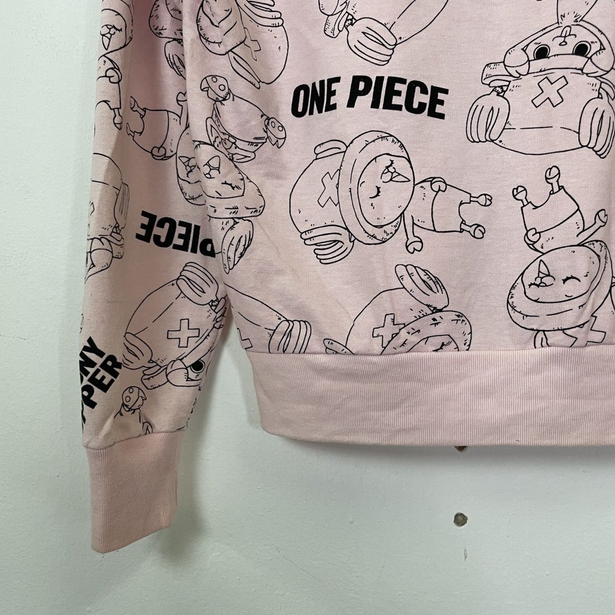 Anime Vintage One Piece Tony Chopper Hoodies Sweatshirt Size US M / EU 48-50 / 2 - 8 Thumbnail
