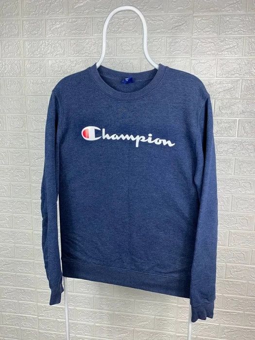 Champion Champion sweatshirt size L blue big logo vintage Size US L / EU 52-54 / 3 - 1 Thumbnail