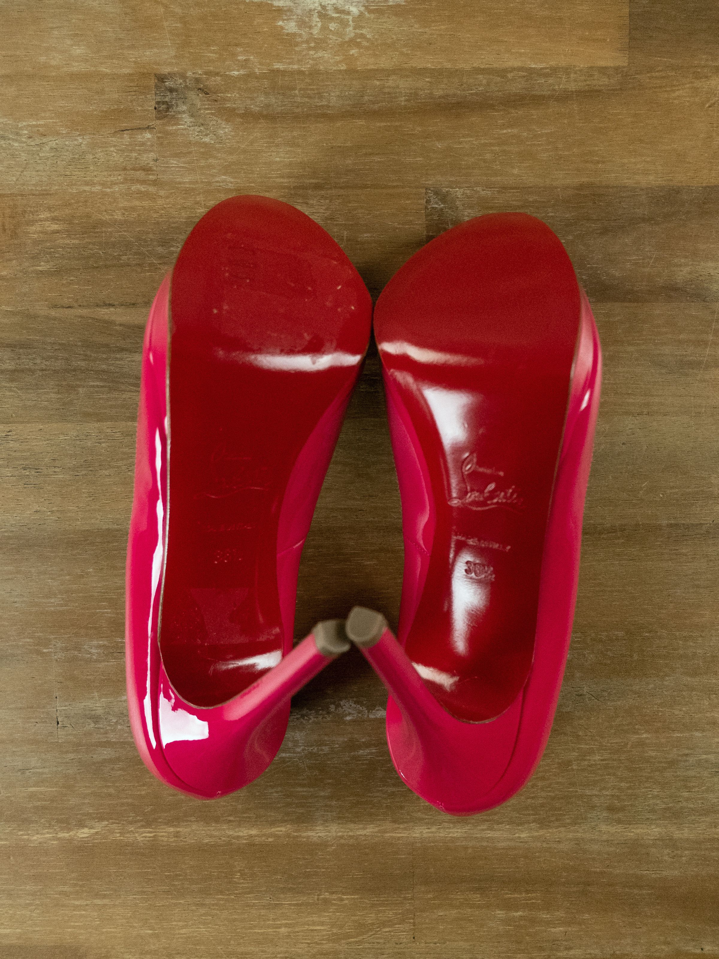 Christian Louboutin CHRISTIAN LOUBOUTIN Yolanda hot pink patent leather pumps Size US 6.5 / IT 36.5 - 6 Thumbnail