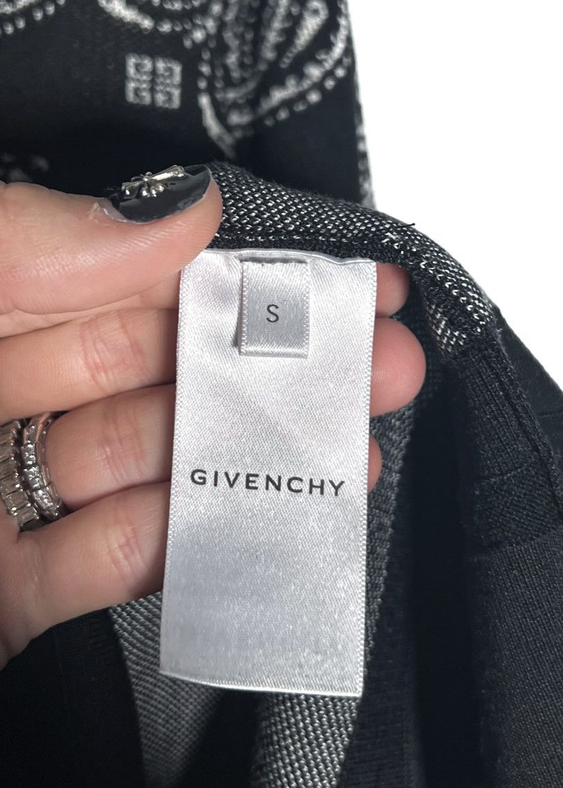 Givenchy Givenchy Black Ivory Intersia Bandana Logo Silk Sweater Size US S / EU 44-46 / 1 - 7 Thumbnail