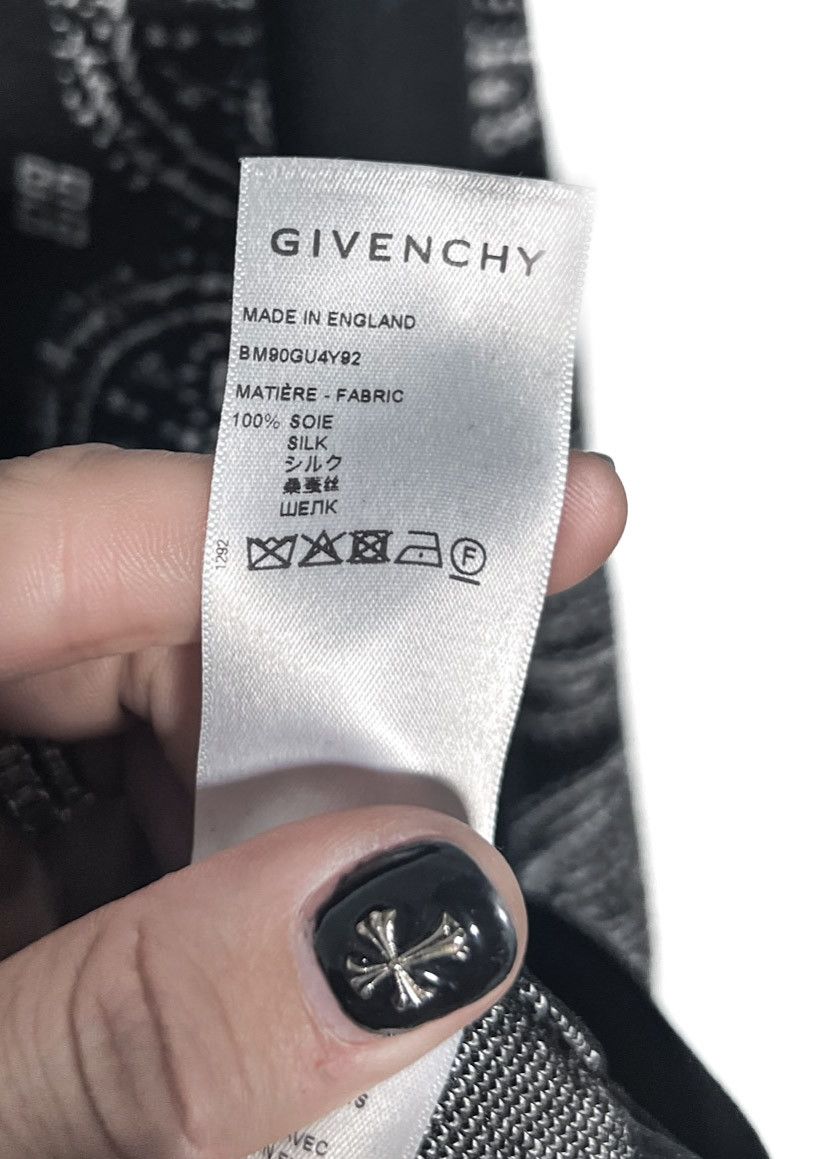 Givenchy Givenchy Black Ivory Intersia Bandana Logo Silk Sweater Size US S / EU 44-46 / 1 - 8 Thumbnail