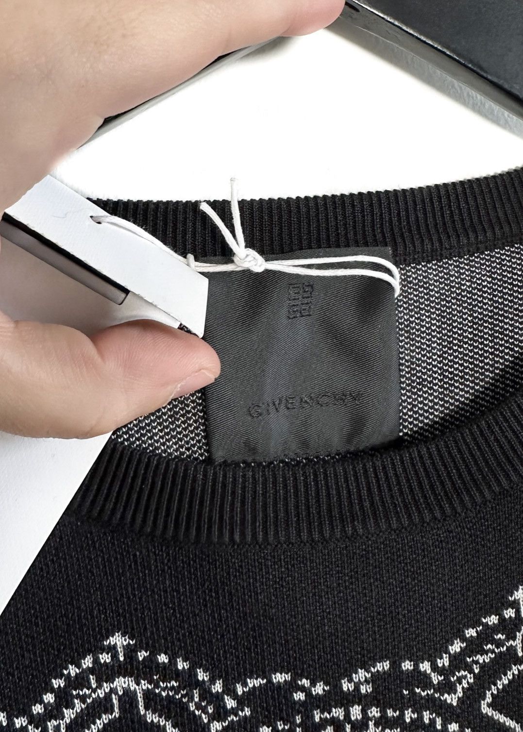 Givenchy Givenchy Black Ivory Intersia Bandana Logo Silk Sweater Size US S / EU 44-46 / 1 - 4 Thumbnail