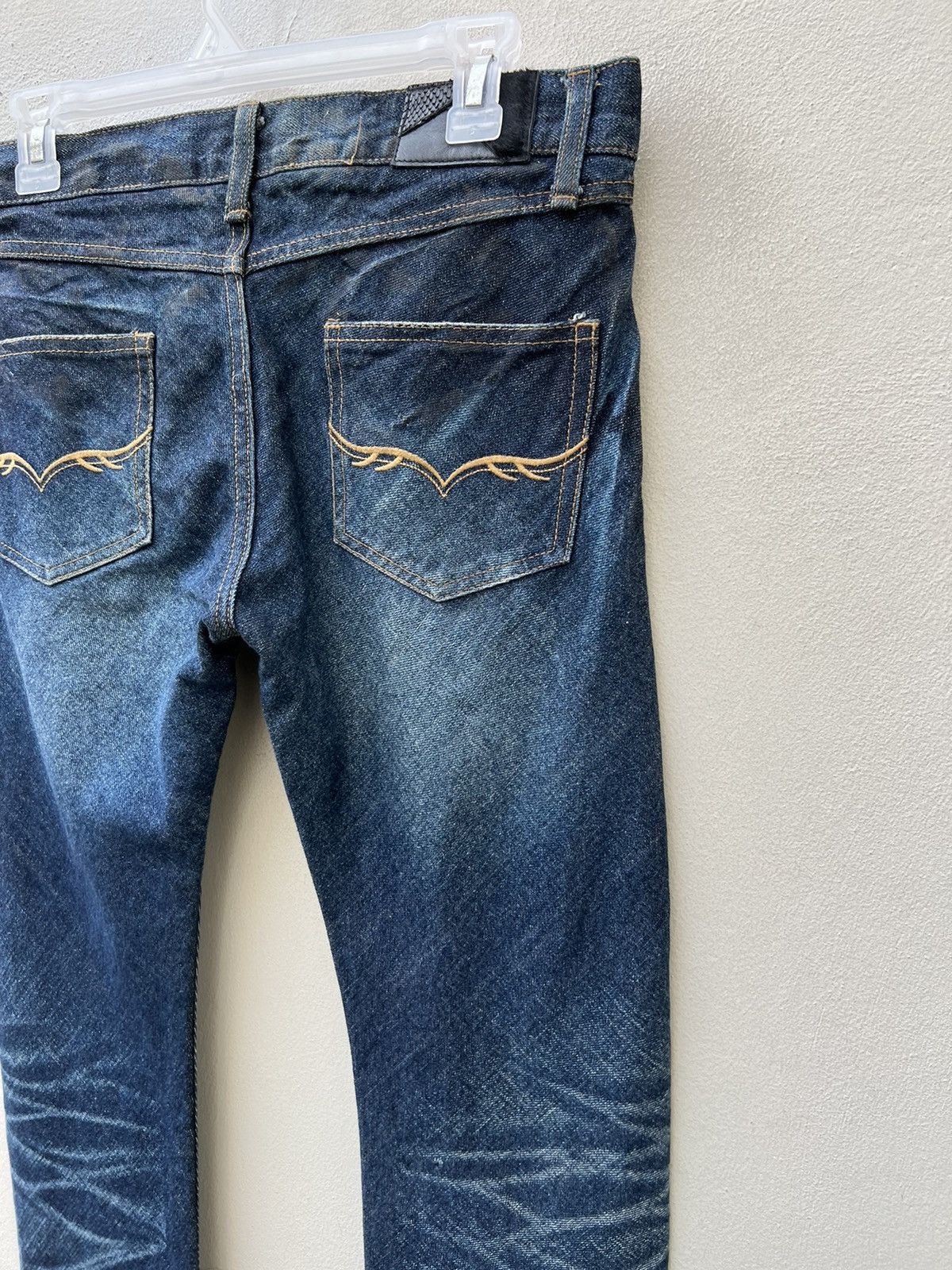 Vintage Vintage FUGA Japan Wax Blue Denim Curve Leg Flare Jeans Size US 29 - 19 Thumbnail