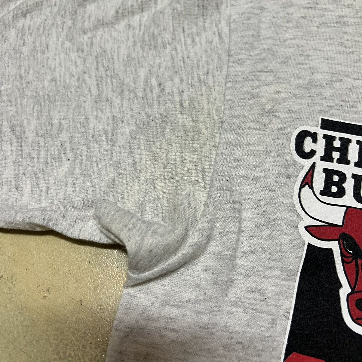 NBA Vintage Chicago Bulls Micheal Jordan T-Shirt Size US L / EU 52-54 / 3 - 15 Thumbnail