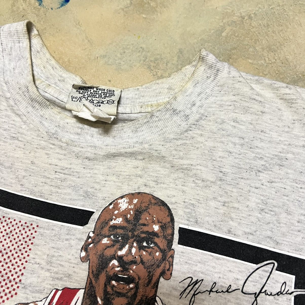 NBA Vintage Chicago Bulls Micheal Jordan T-Shirt Size US L / EU 52-54 / 3 - 13 Thumbnail