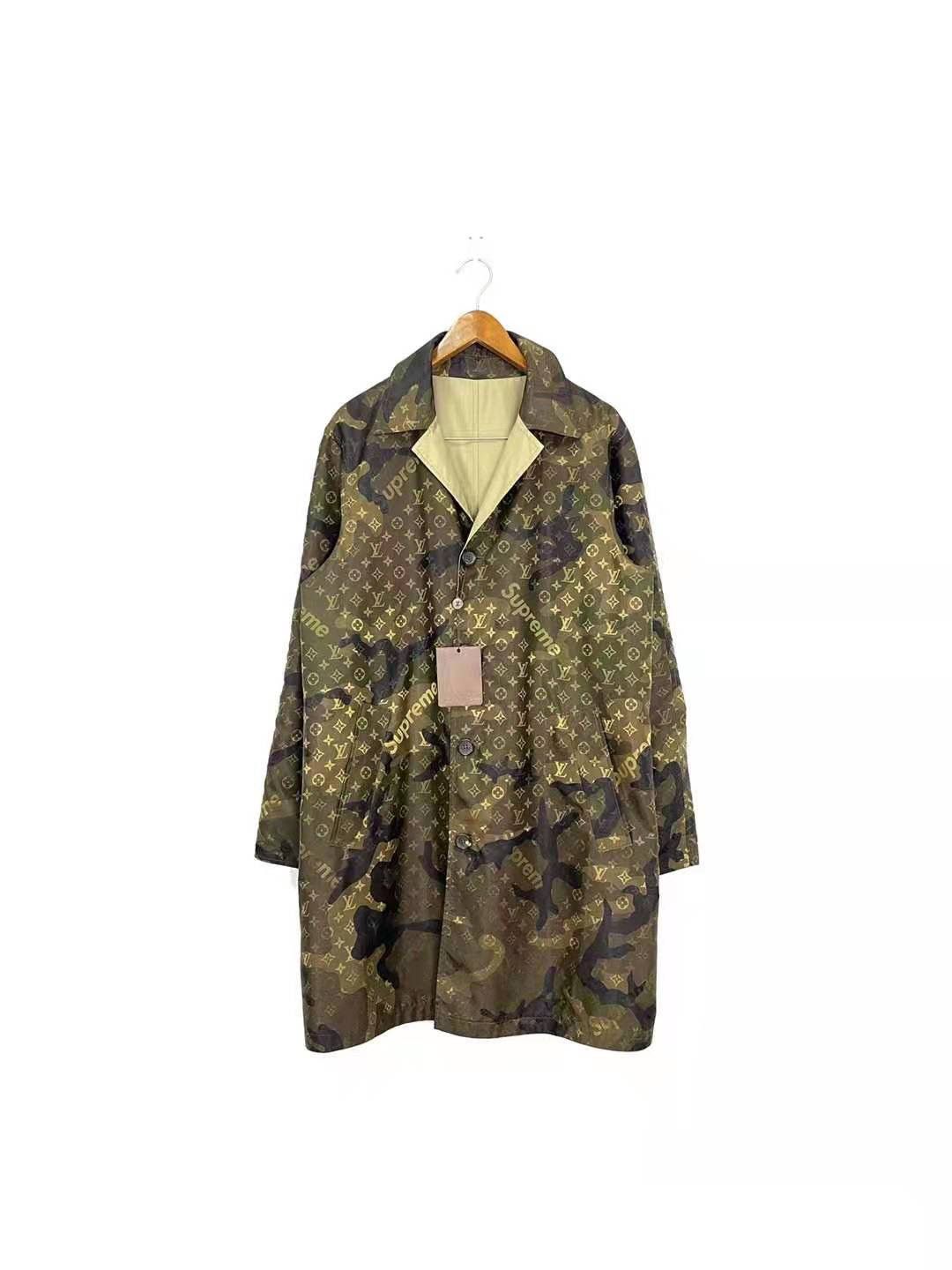 Louis Vuitton × Supreme Reversible trench coat size 50 Size US M / EU 48-50 / 2 - 1 Thumbnail
