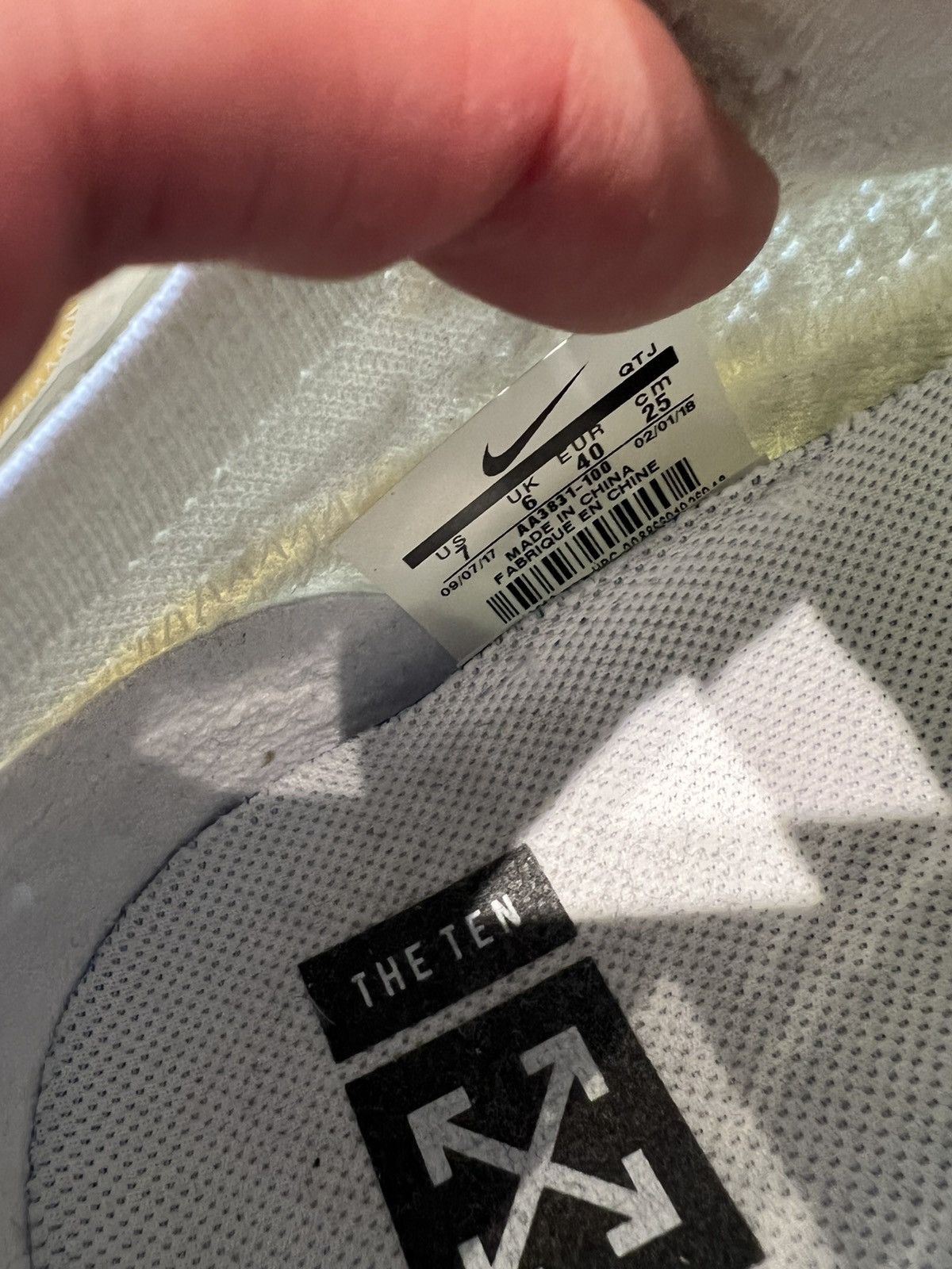 Nike × Off-White OFF-WHITE x Air VaporMax Part 2 2018 Size US 7 / EU 40 - 11 Thumbnail