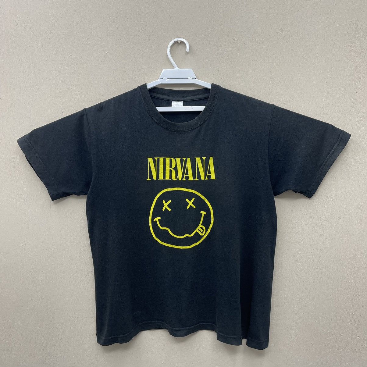 Nirvana Vintage Nirvana Smiley T-Shirt Size US L / EU 52-54 / 3 - 1 Thumbnail
