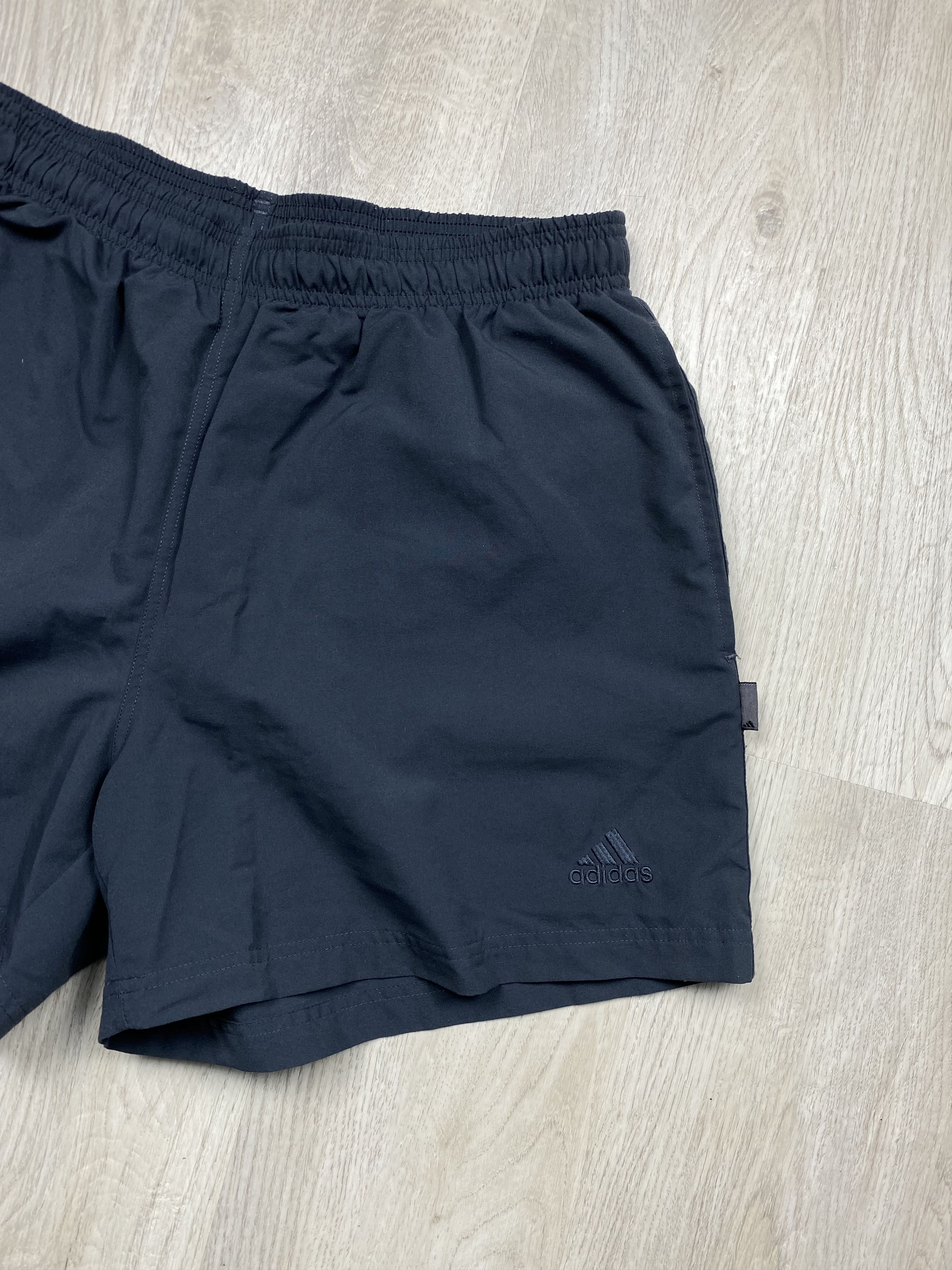 Adidas Vintage Adidas Mens Nylon Shorts Y2K Size US 36 / EU 52 - 2 Thumbnail