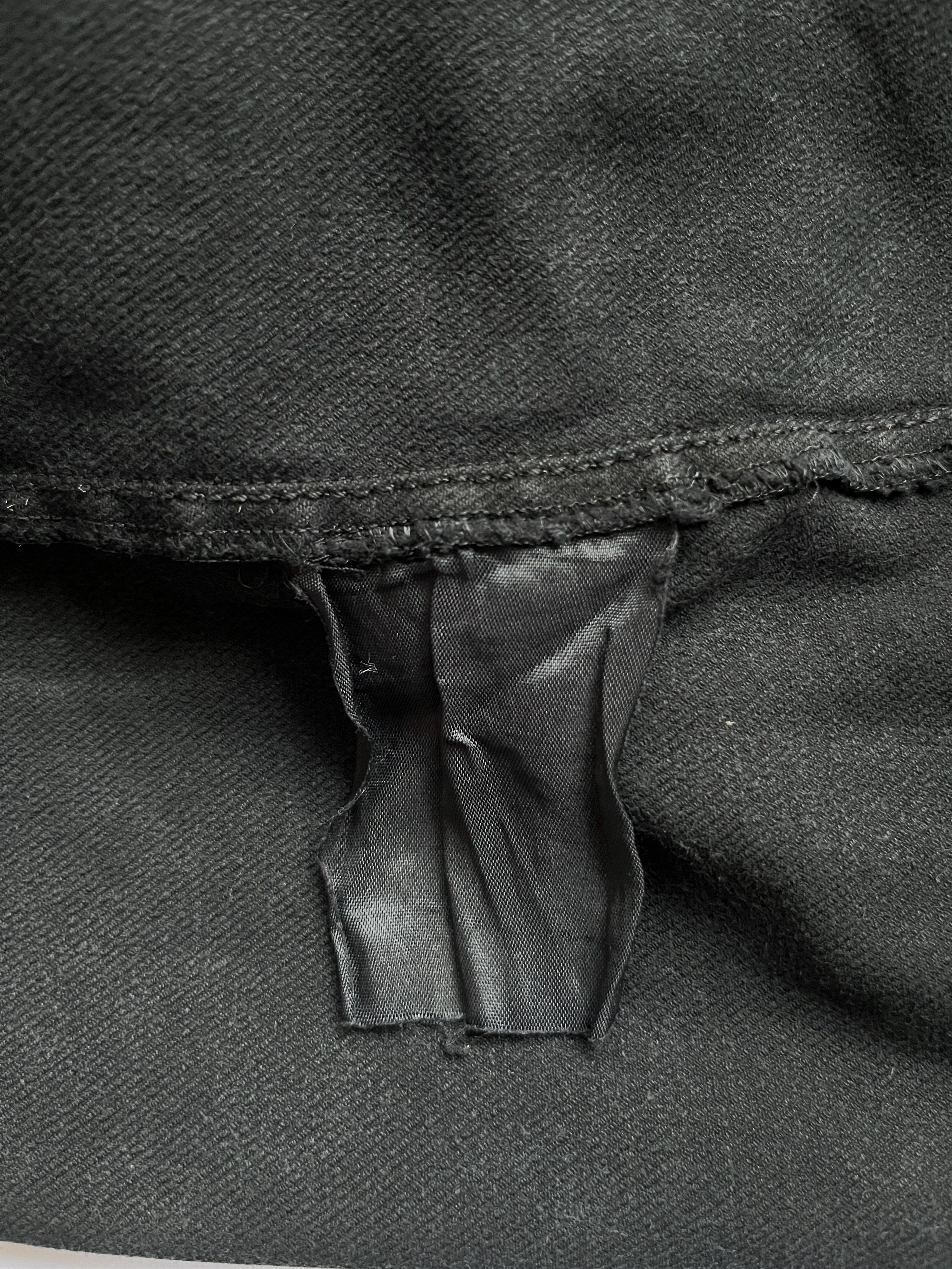 Prada ⚡️QUICK SALE⚡️2000's Prada Black Slim Stretchy Skirt Size 28" / US 6 / IT 42 - 4 Thumbnail