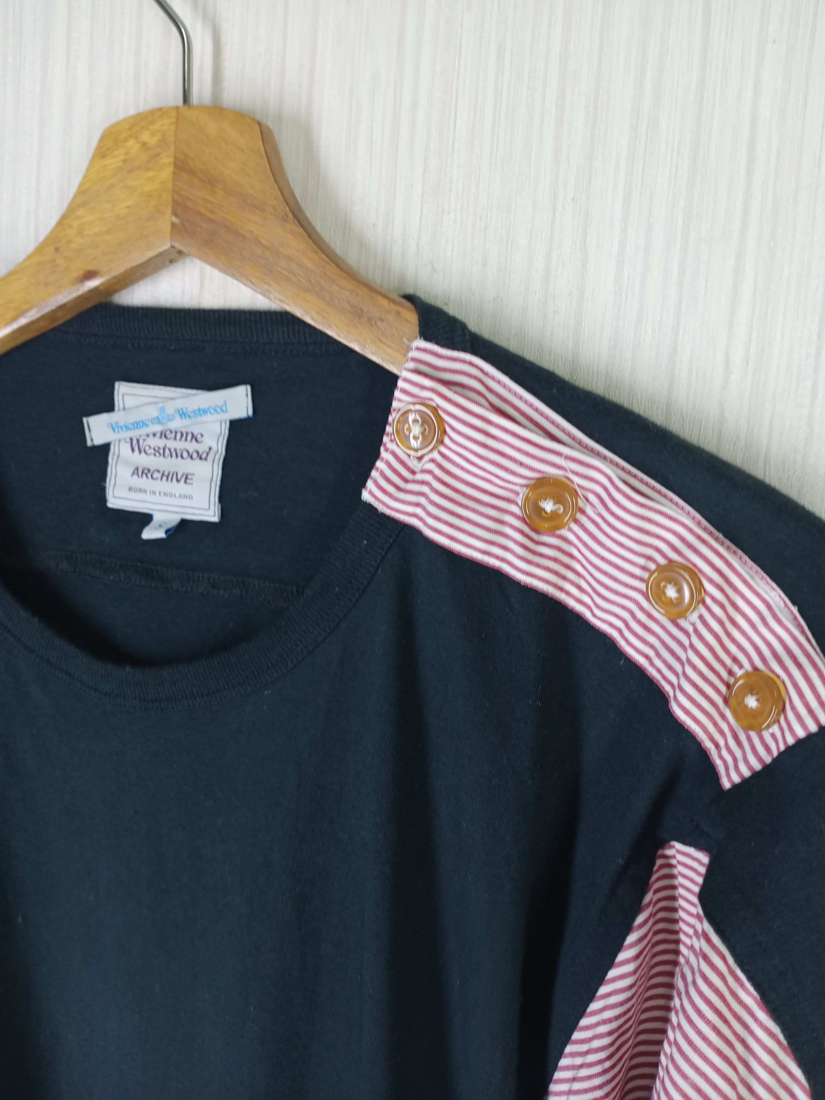 Vivienne Westwood Rare Vivienne Westwood Nice Design Long Sleeve Tshirt Size S / US 4 / IT 40 - 4 Thumbnail