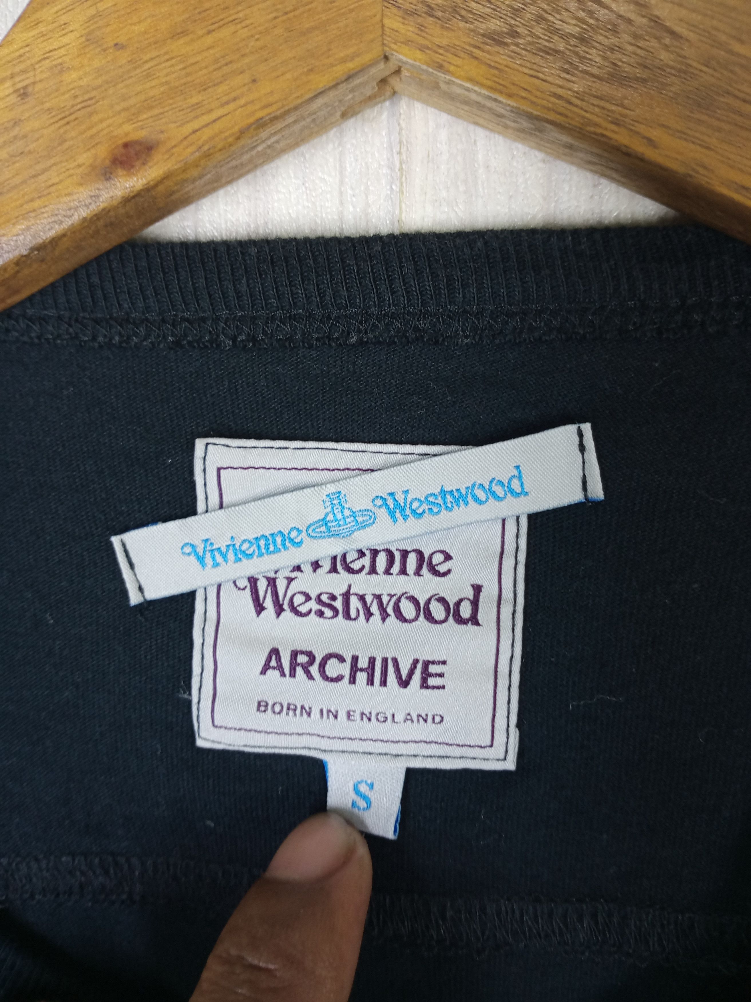 Vivienne Westwood Rare Vivienne Westwood Nice Design Long Sleeve Tshirt Size S / US 4 / IT 40 - 6 Thumbnail