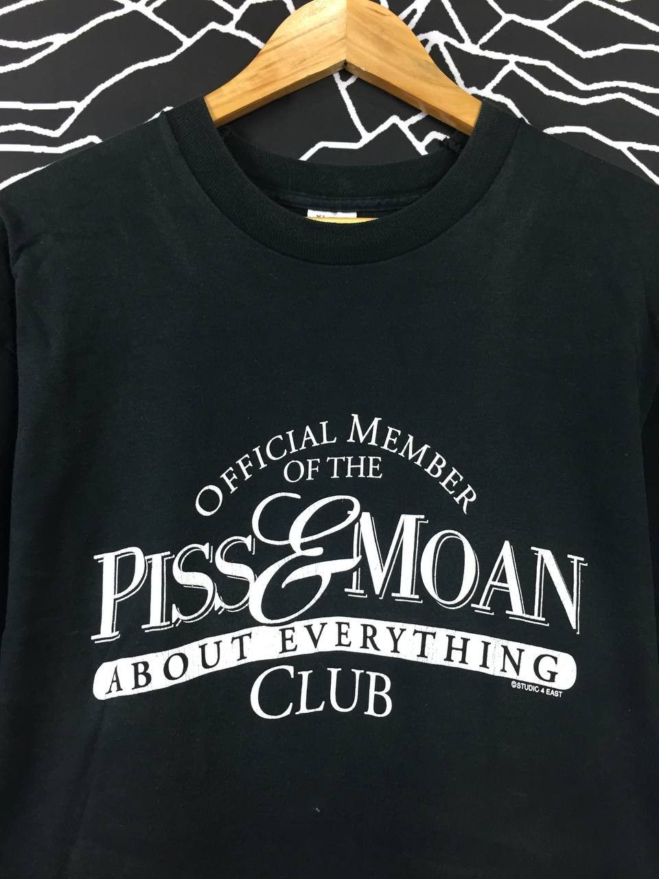 Fruit Of The Loom Vintage 90s Piss & Moan Club Funny Quote Ted Size US XL / EU 56 / 4 - 4 Thumbnail