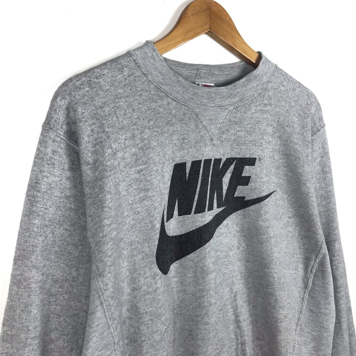 Nike vintage nike swoosh big logo jumper pullover sweatshirt Size US M / EU 48-50 / 2 - 3 Thumbnail