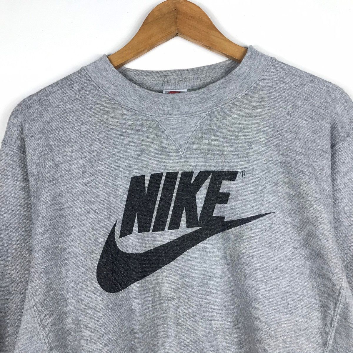 Nike vintage nike swoosh big logo jumper pullover sweatshirt Size US M / EU 48-50 / 2 - 2 Thumbnail