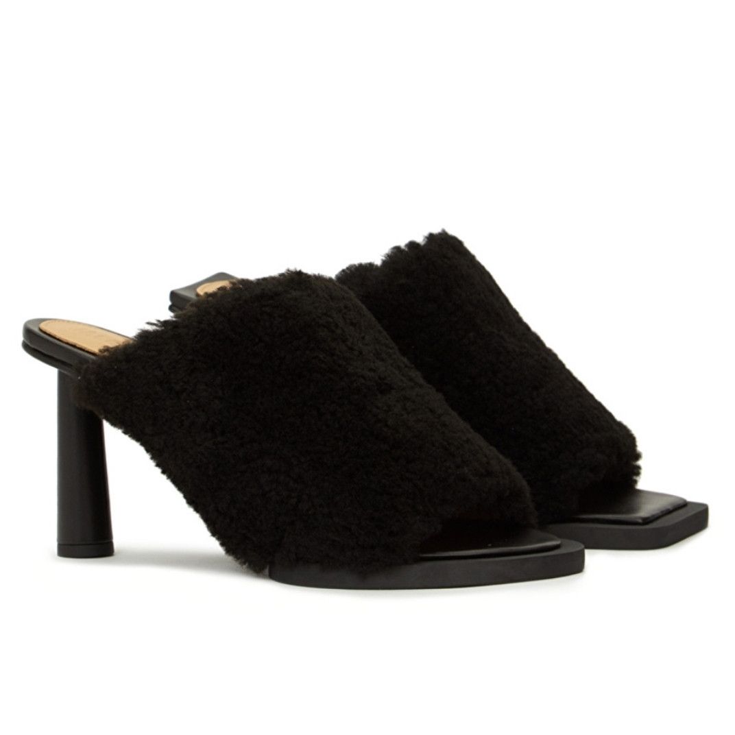 Jacquemus JACQUEMUS La Montagne black shearling mules sandals shoes 39 Size US 9 / IT 39 - 5 Thumbnail