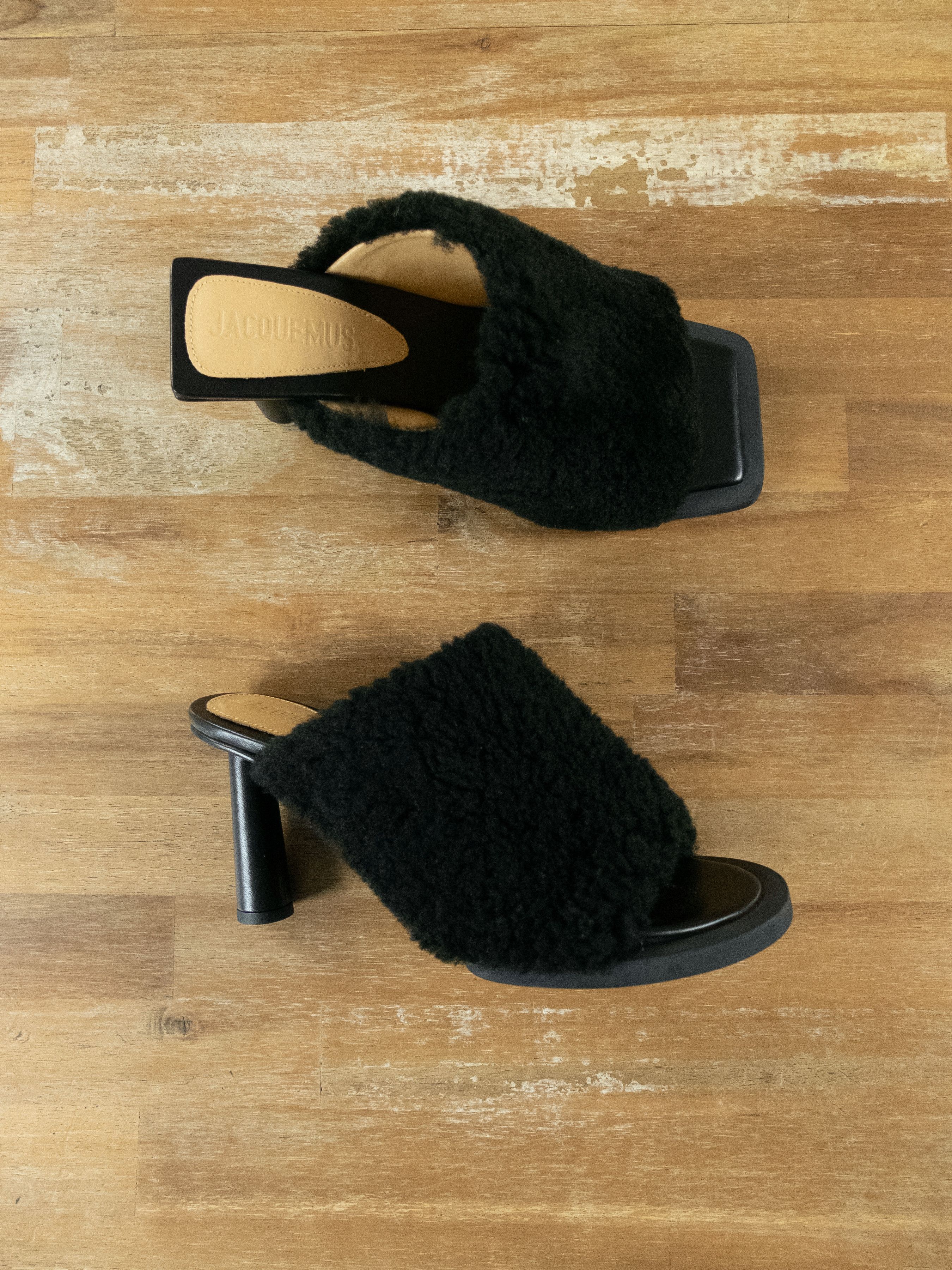 Jacquemus JACQUEMUS La Montagne black shearling mules sandals shoes 39 Size US 9 / IT 39 - 7 Thumbnail
