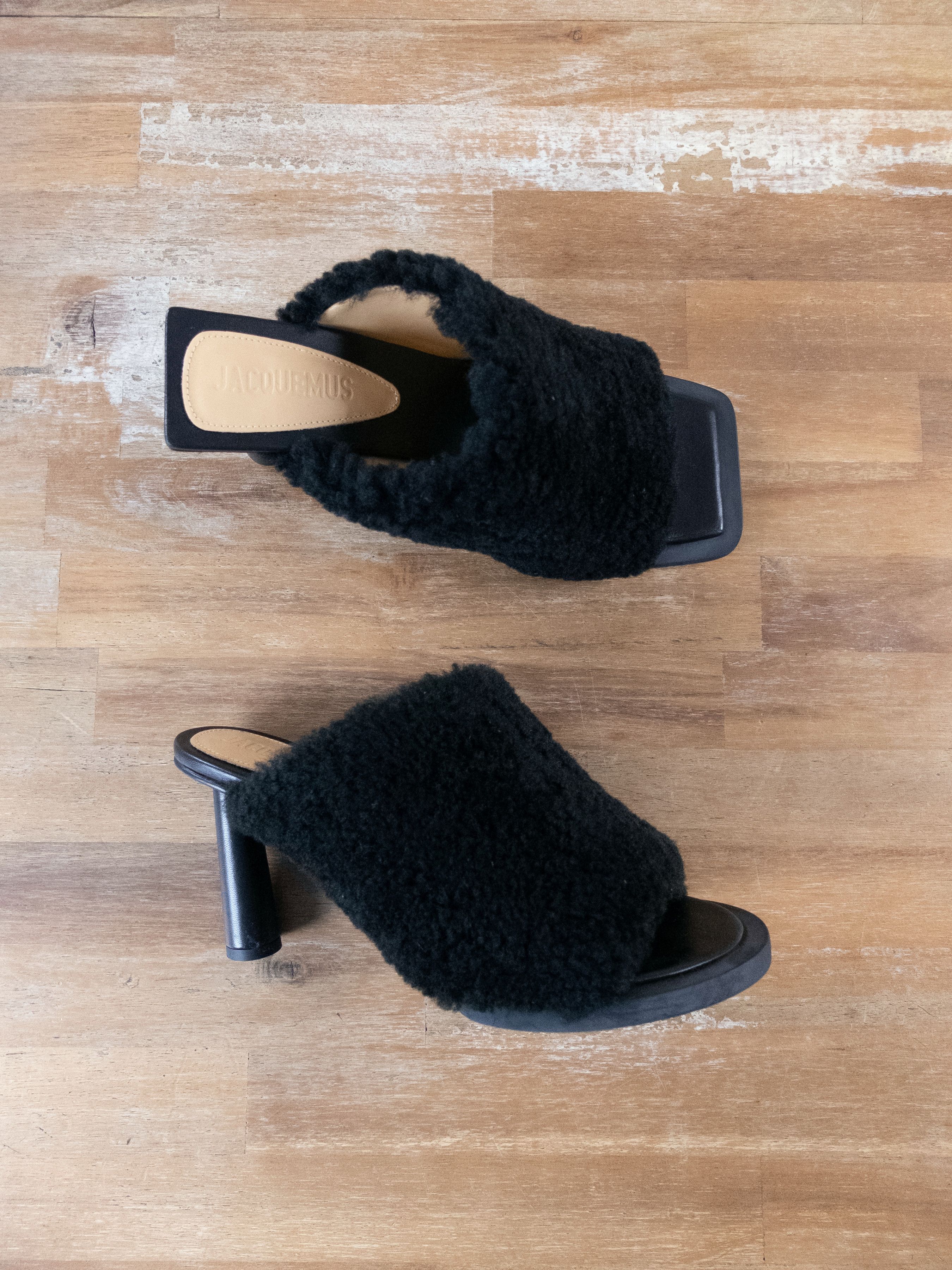 Jacquemus JACQUEMUS La Montagne black shearling mules sandals shoes 40 Size US 10 / IT 40 - 2 Thumbnail