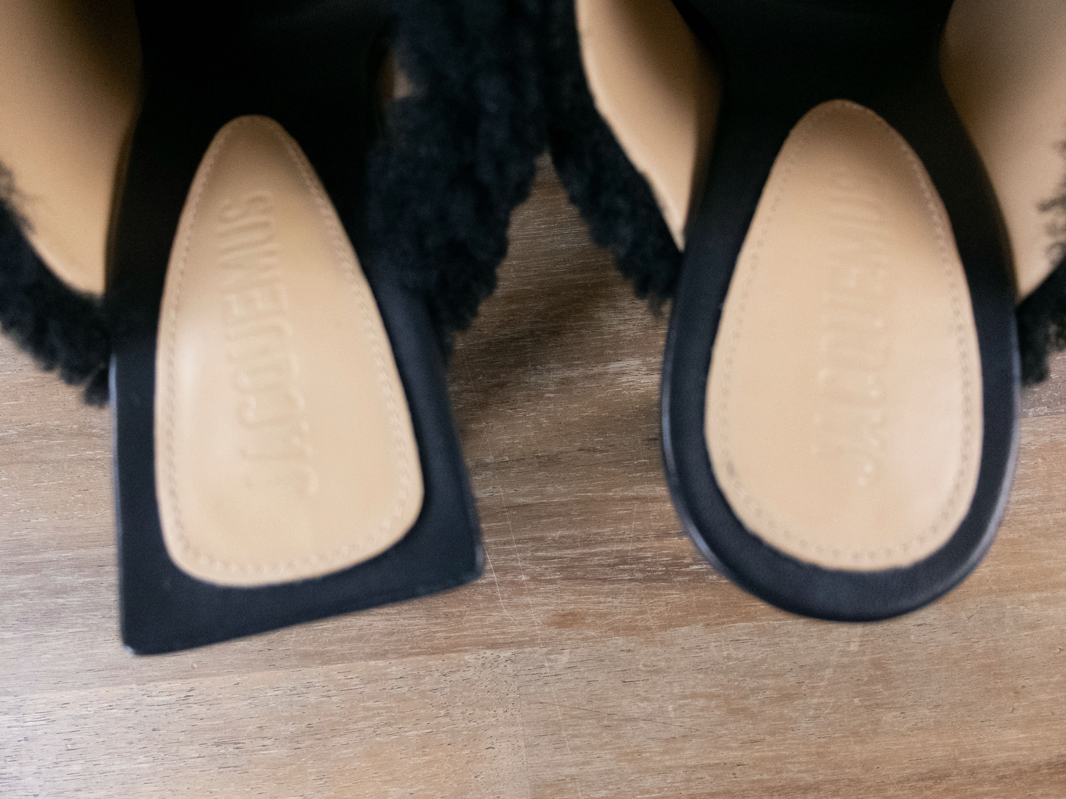 Jacquemus JACQUEMUS La Montagne black shearling mules sandals shoes 40 Size US 10 / IT 40 - 10 Thumbnail