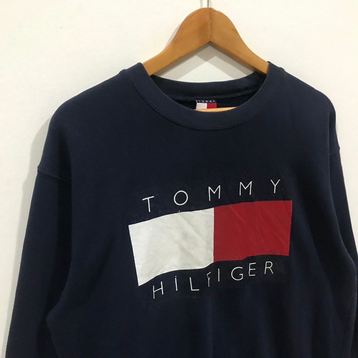 Tommy Hilfiger vintage tommy hilfiger big logo jumper pullover sweatshirt Size US L / EU 52-54 / 3 - 3 Thumbnail