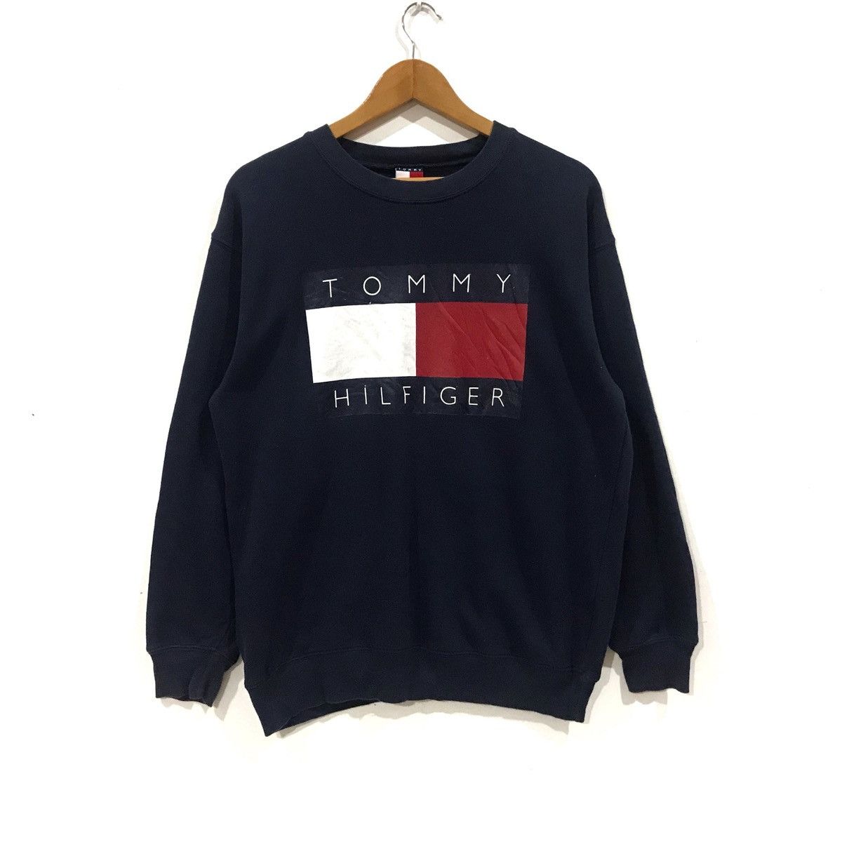 Tommy Hilfiger vintage tommy hilfiger big logo jumper pullover sweatshirt Size US L / EU 52-54 / 3 - 1 Thumbnail