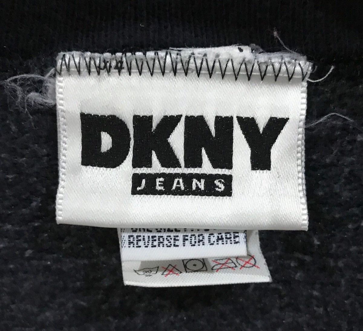 DKNY vintage dkny big logo jumper pullover sweatshirt Size US XL / EU 56 / 4 - 5 Thumbnail