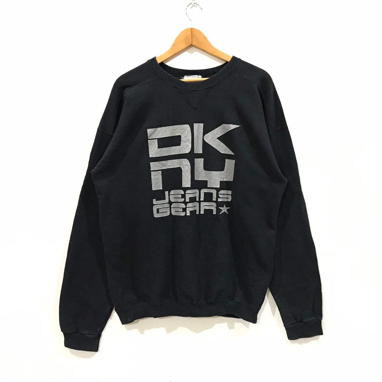 DKNY vintage dkny big logo jumper pullover sweatshirt Size US XL / EU 56 / 4 - 1 Thumbnail