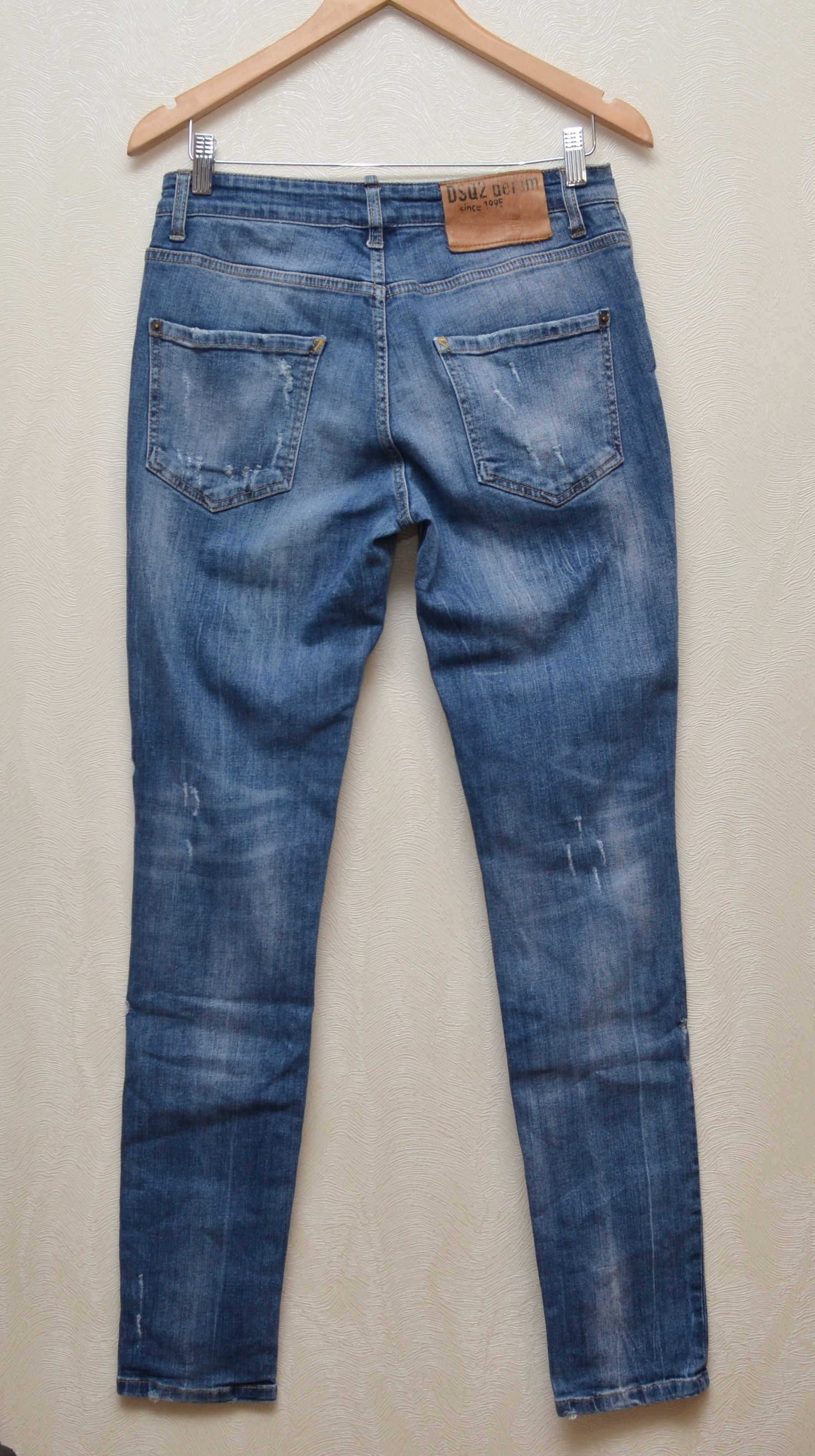 Designer × Dsquared2 Dsquared2 Blue Distressed Slim jeans Sz W30 L34 Size US 30 / EU 46 - 7 Thumbnail
