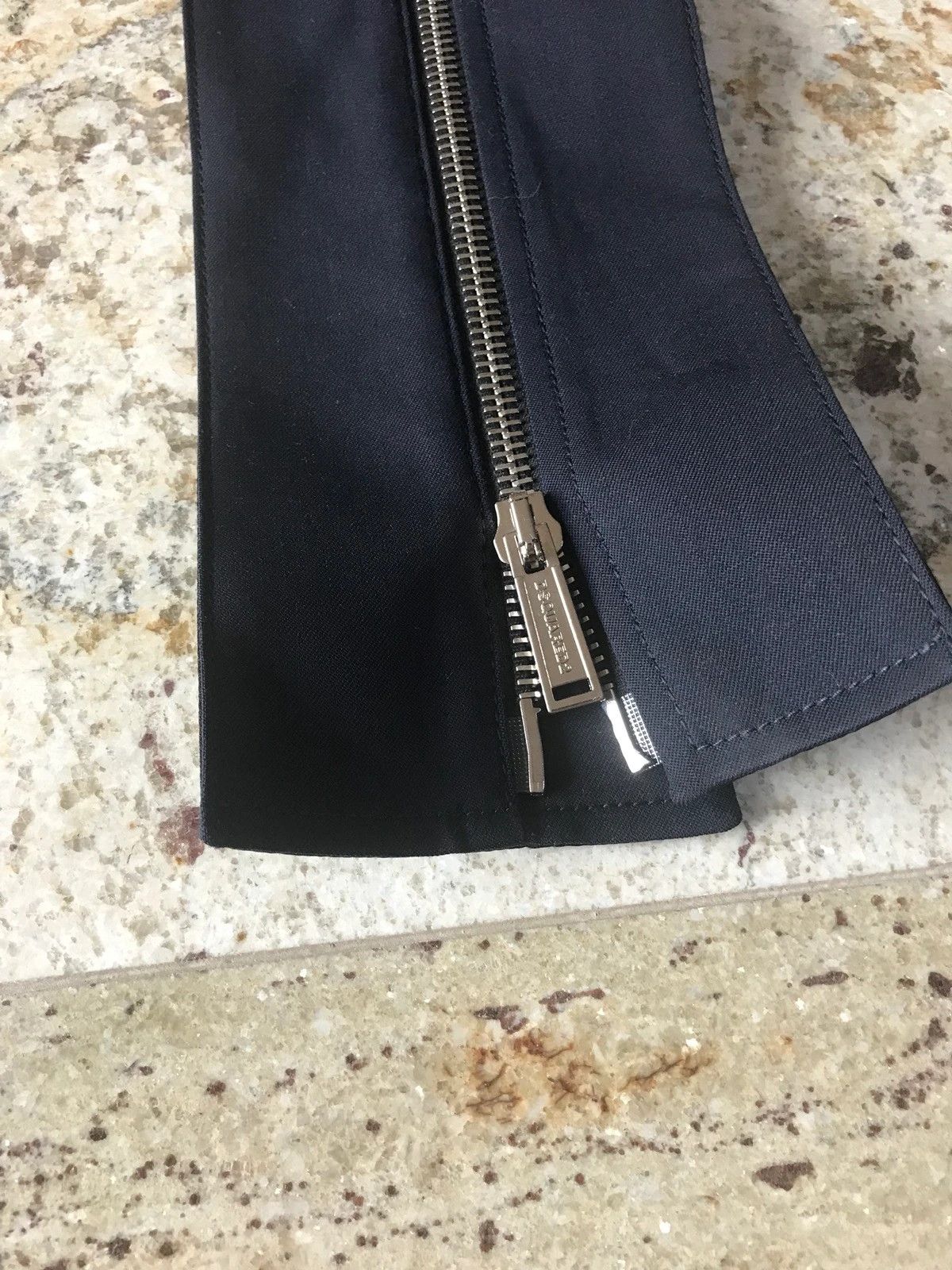 Dsquared2 48 & 50 / Lapel Attache With Chunky Zipper Size 38 - 2 Thumbnail