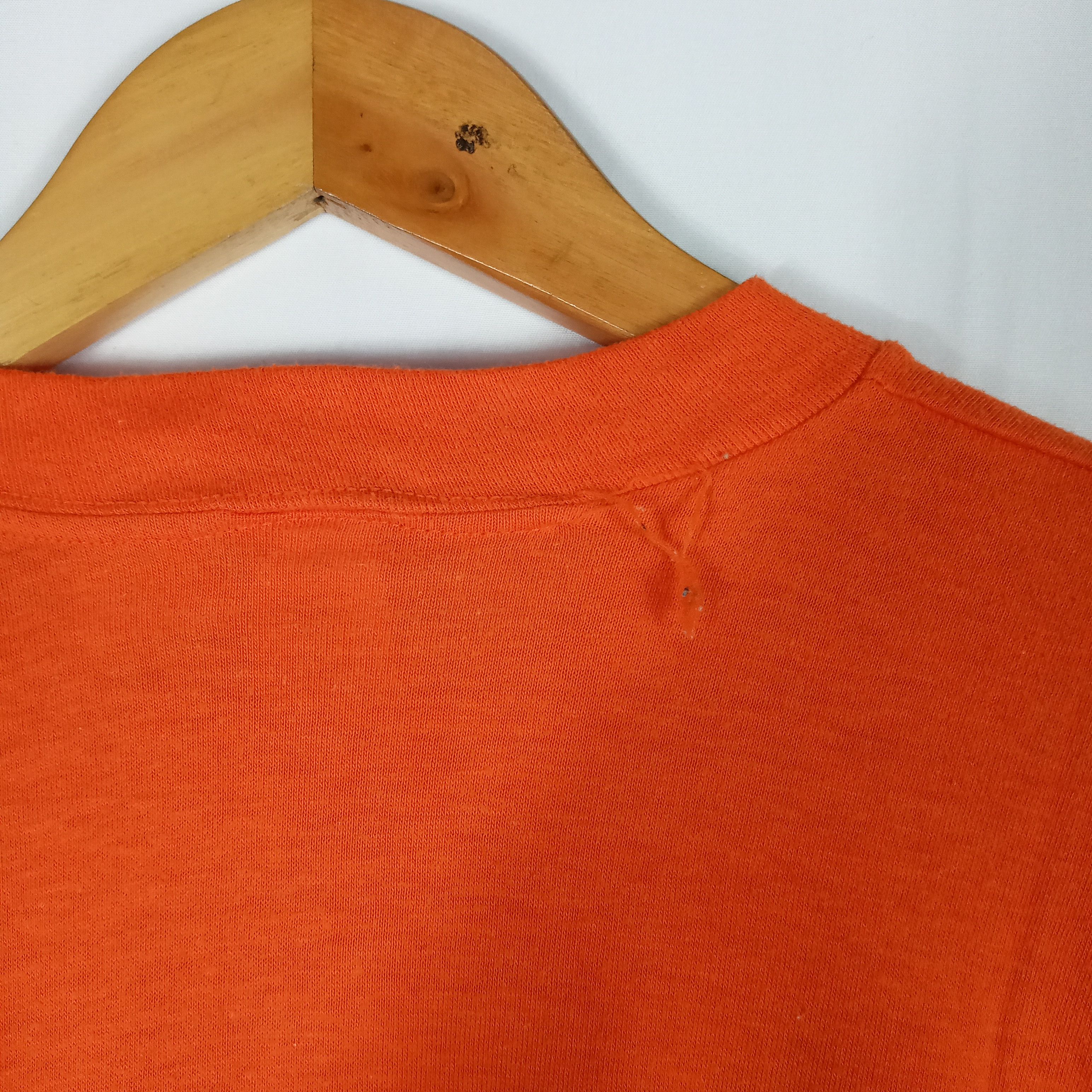 Vintage Vintage Hallmark USA Hallooween Big Logo Tees Size US L / EU 52-54 / 3 - 5 Thumbnail