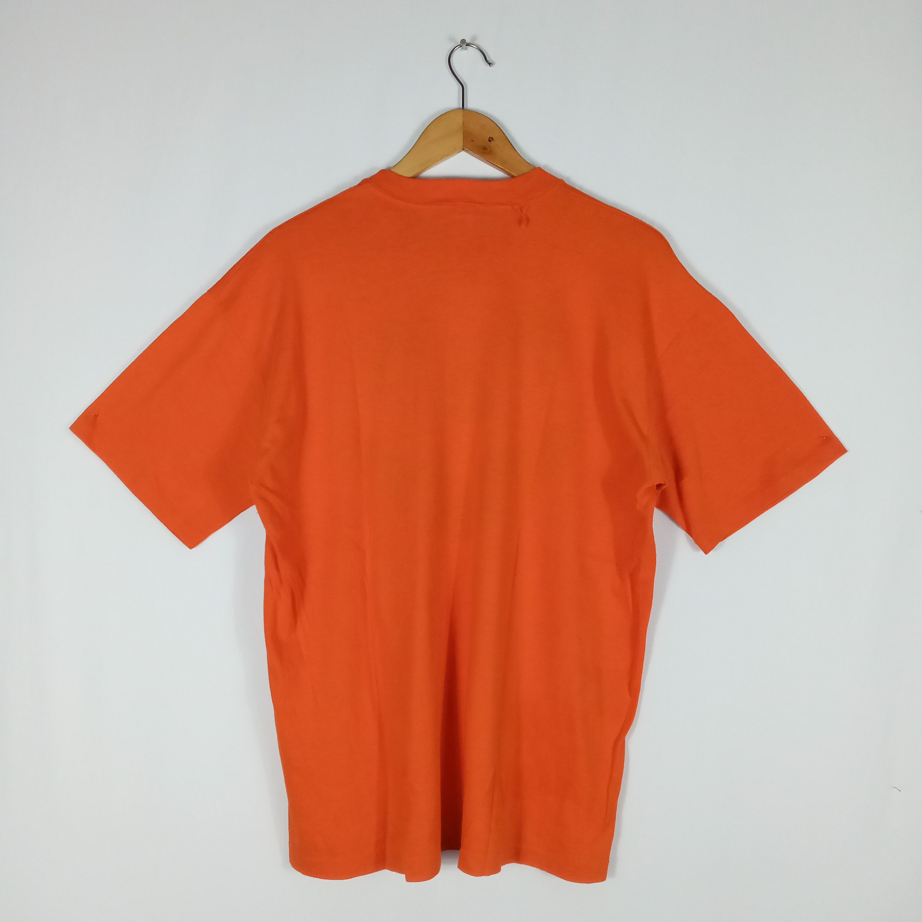 Vintage Vintage Hallmark USA Hallooween Big Logo Tees Size US L / EU 52-54 / 3 - 3 Thumbnail