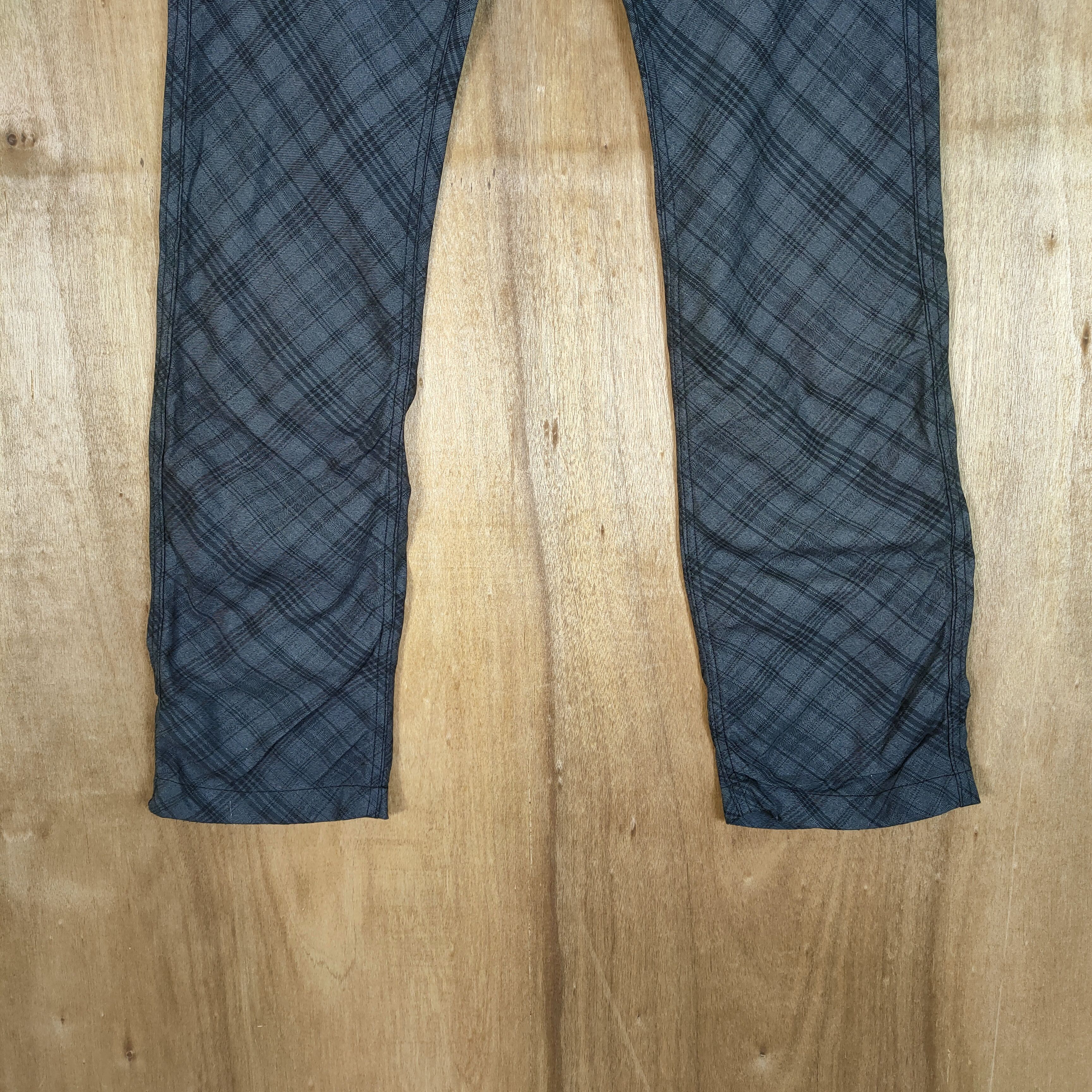 Japanese Brand DOUBLE WAIST CHECKERED FLANNEL CARGO PANTS Size US 29 - 3 Thumbnail