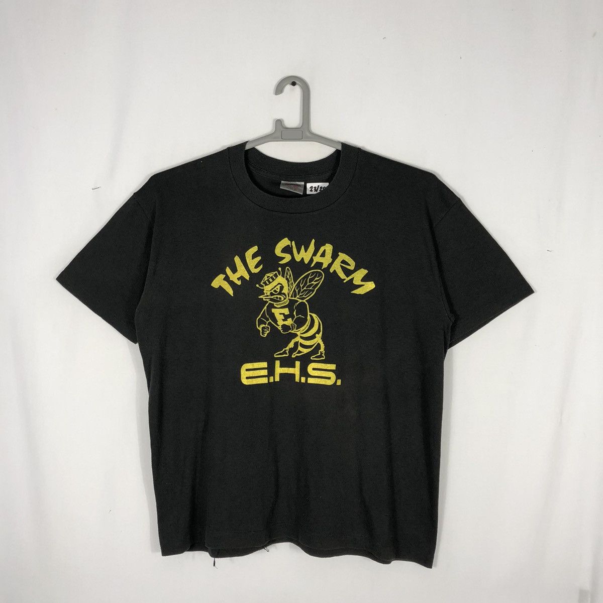 Vintage 🔥Rare🔥1978 The Swarm Horror Thriller Movie Promo Tee Size US XL / EU 56 / 4 - 1 Thumbnail