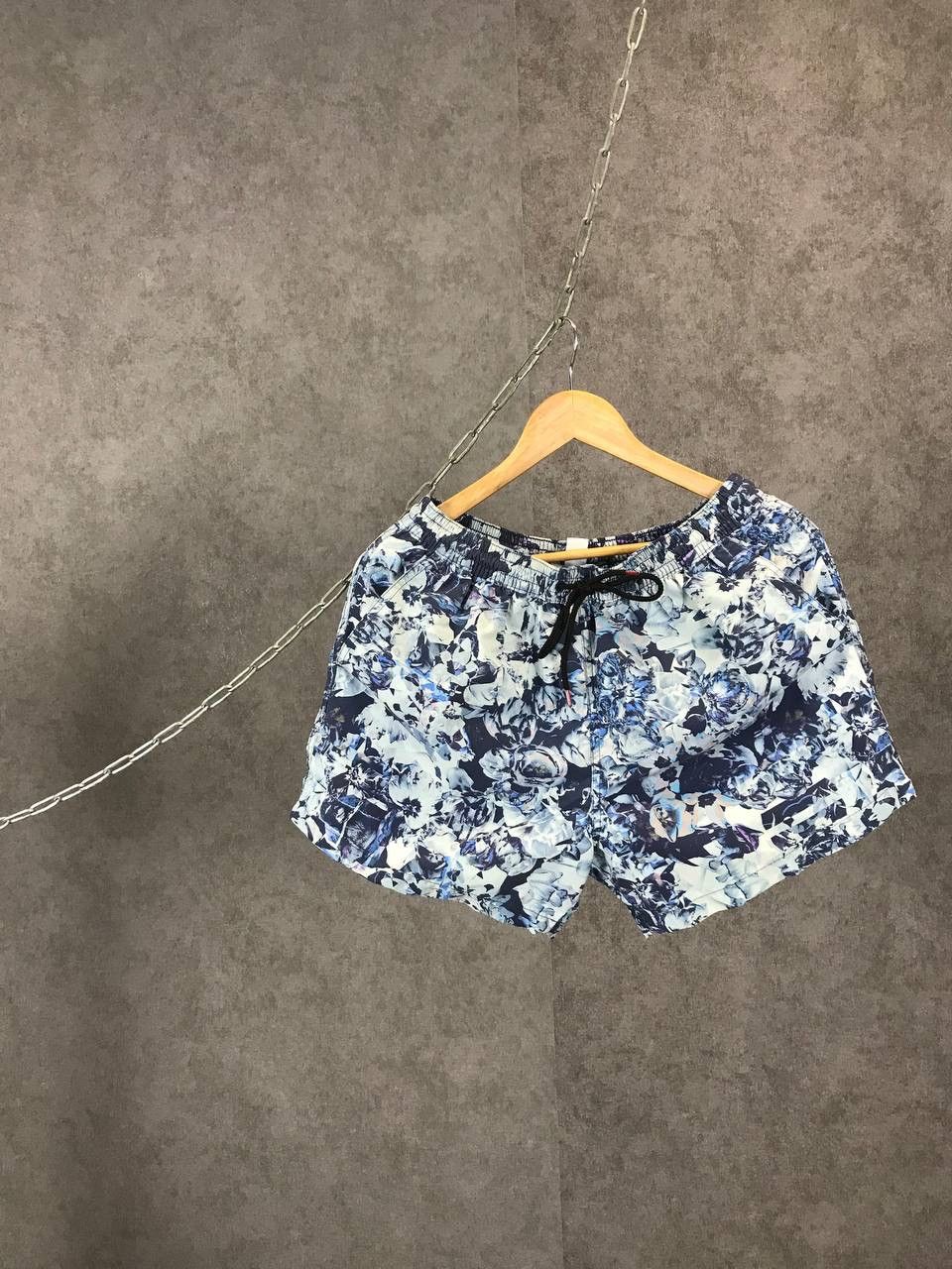 Paul Smith Paul Smith designer multicolor shorts Size US 32 / EU 48 - 1 Thumbnail
