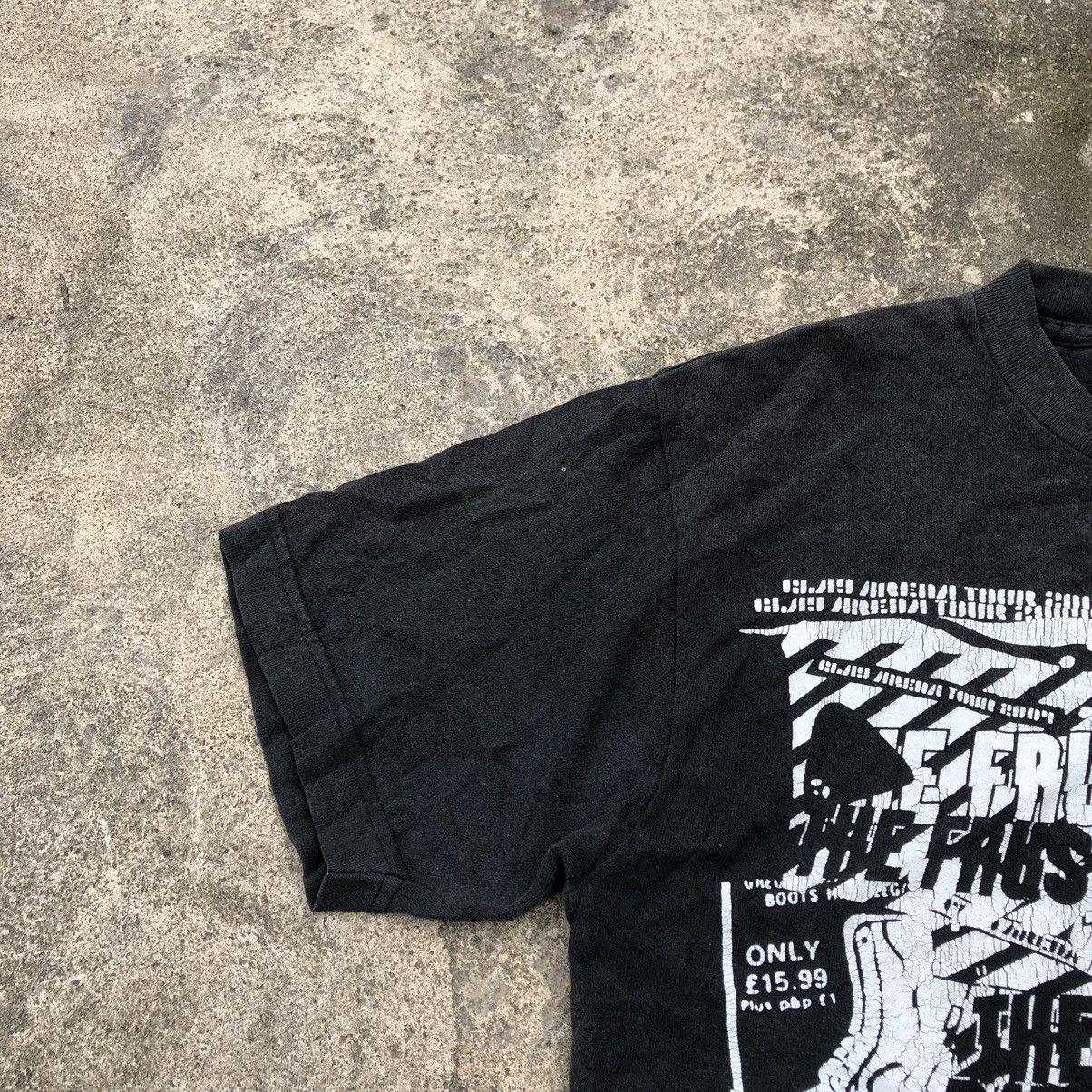 Band Tees × Guns N' Roses × Vintage Rare Vintage 2004 Gun N Roses Frustrated Promo Concert Tee Size US M / EU 48-50 / 2 - 10 Thumbnail