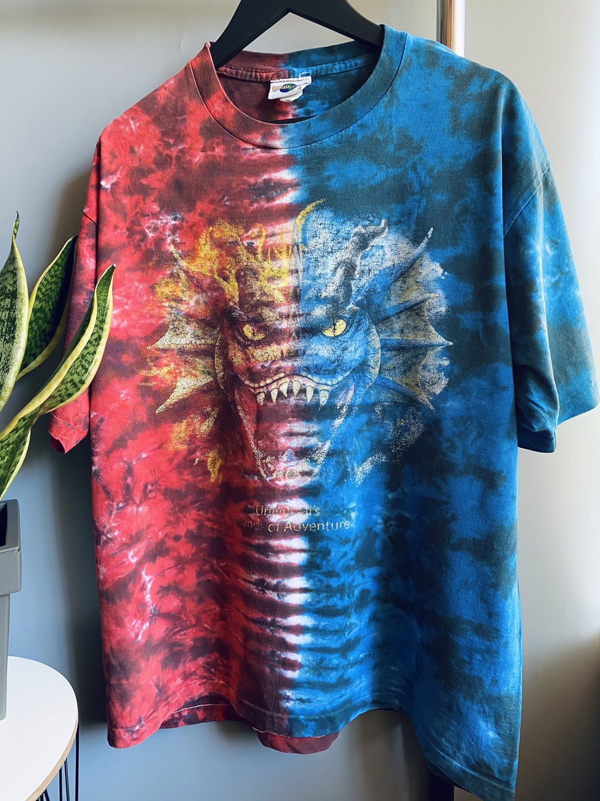 Universal Studios × Vintage Universal Studios Dueling Dragons Tie Die T Shirt Size US L / EU 52-54 / 3 - 4 Thumbnail