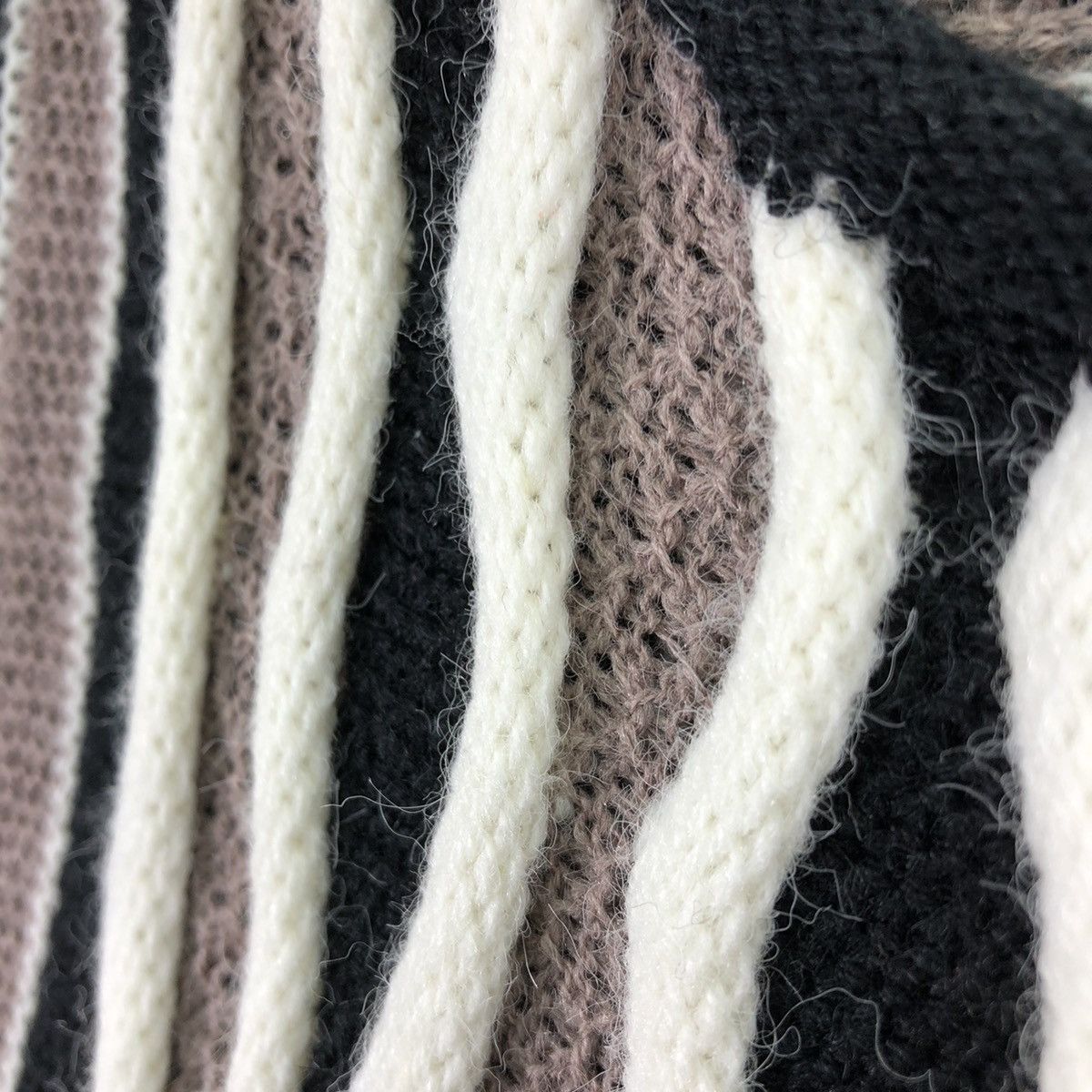 Aran Isles Knitwear × Vintage Vintage 80's Cable Knit Coogy Style Baggy Sweater Size S / US 4 / IT 40 - 8 Thumbnail
