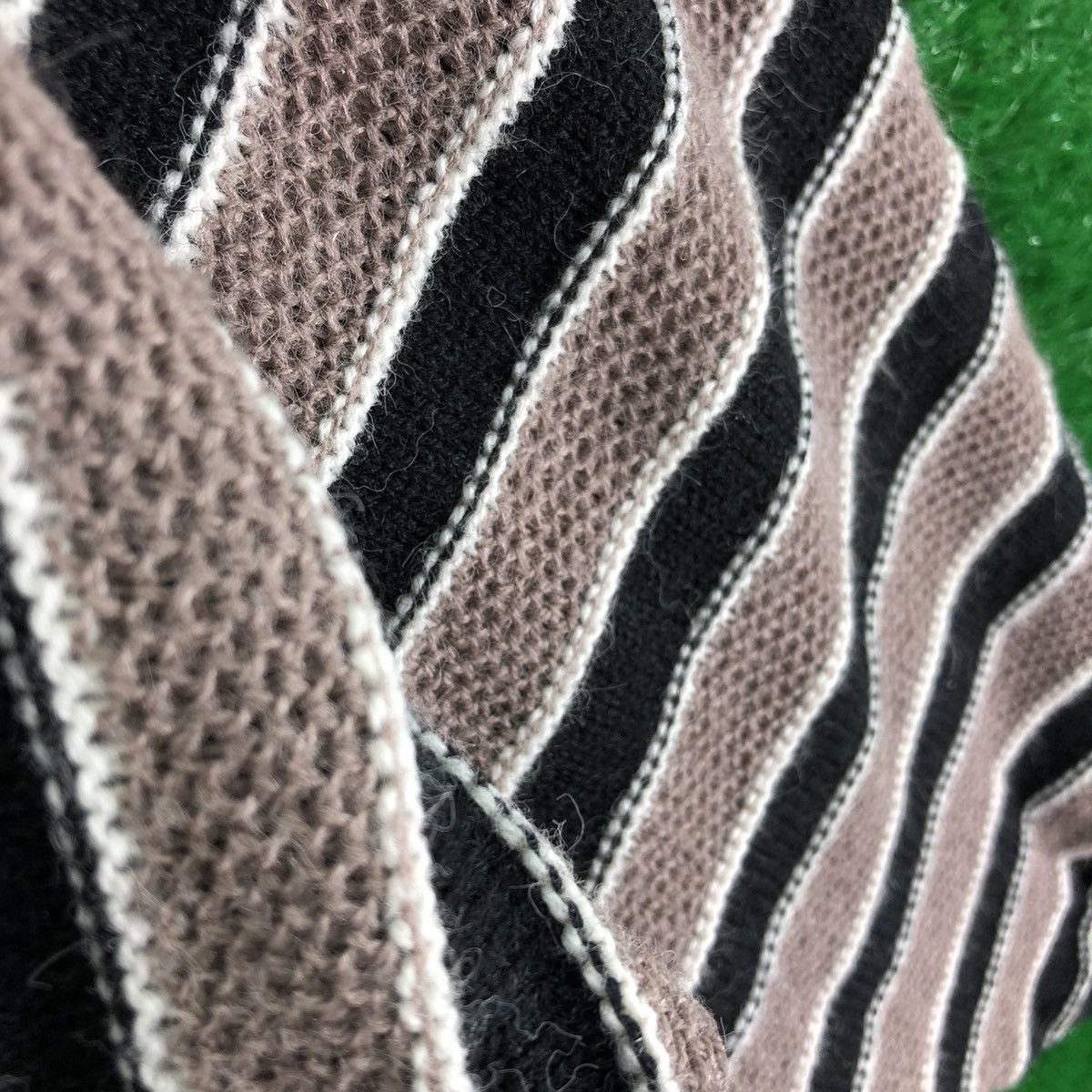Aran Isles Knitwear × Vintage Vintage 80's Cable Knit Coogy Style Baggy Sweater Size S / US 4 / IT 40 - 9 Thumbnail