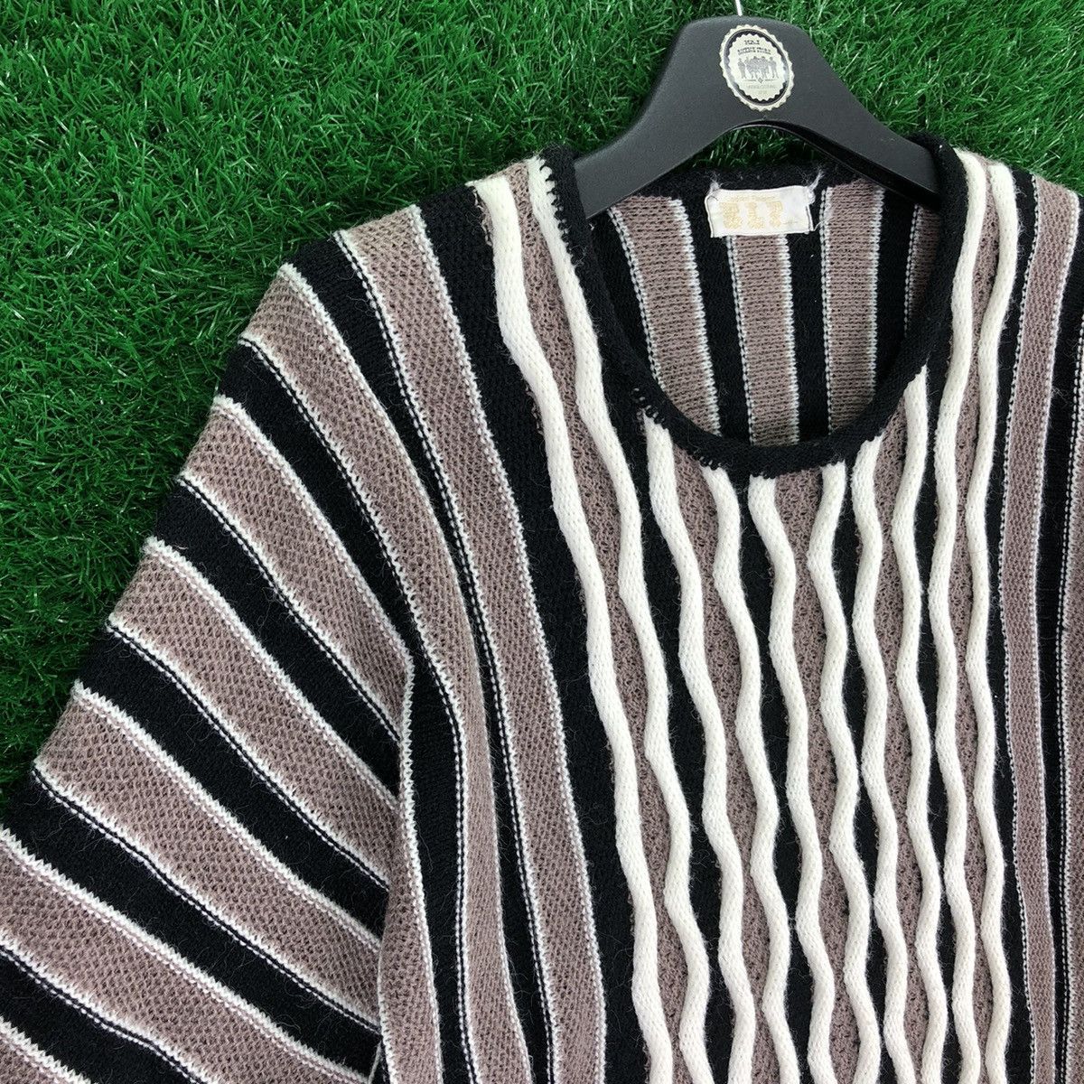 Aran Isles Knitwear × Vintage Vintage 80's Cable Knit Coogy Style Baggy Sweater Size S / US 4 / IT 40 - 2 Thumbnail