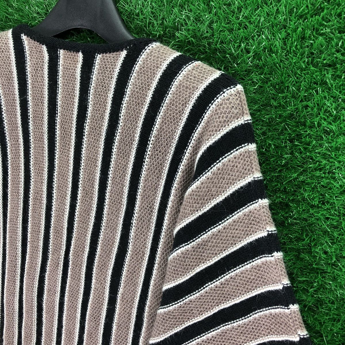 Aran Isles Knitwear × Vintage Vintage 80's Cable Knit Coogy Style Baggy Sweater Size S / US 4 / IT 40 - 5 Thumbnail