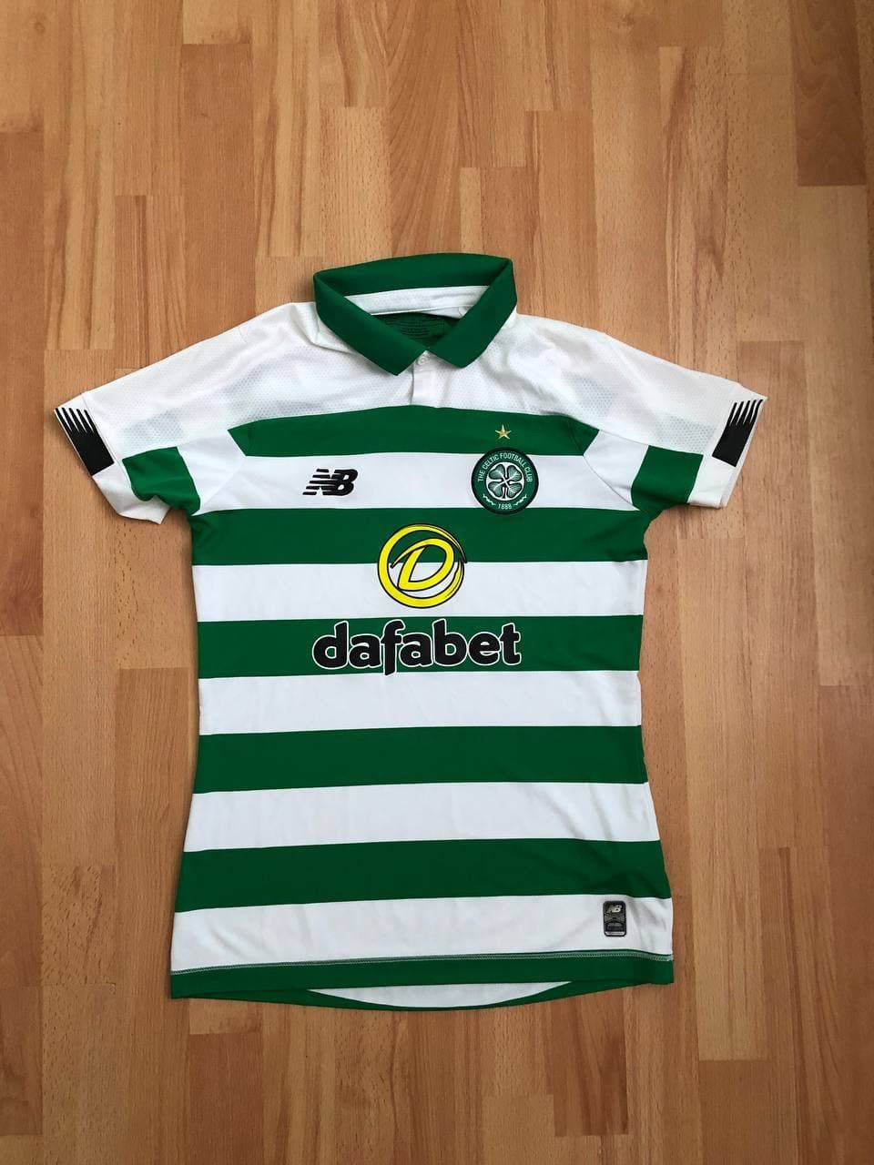 New Balance WOMENS NEW BALANCE CELTIC FOOTBALL CLUB SOCCER JERSEY Size ONE SIZE - 1 Thumbnail