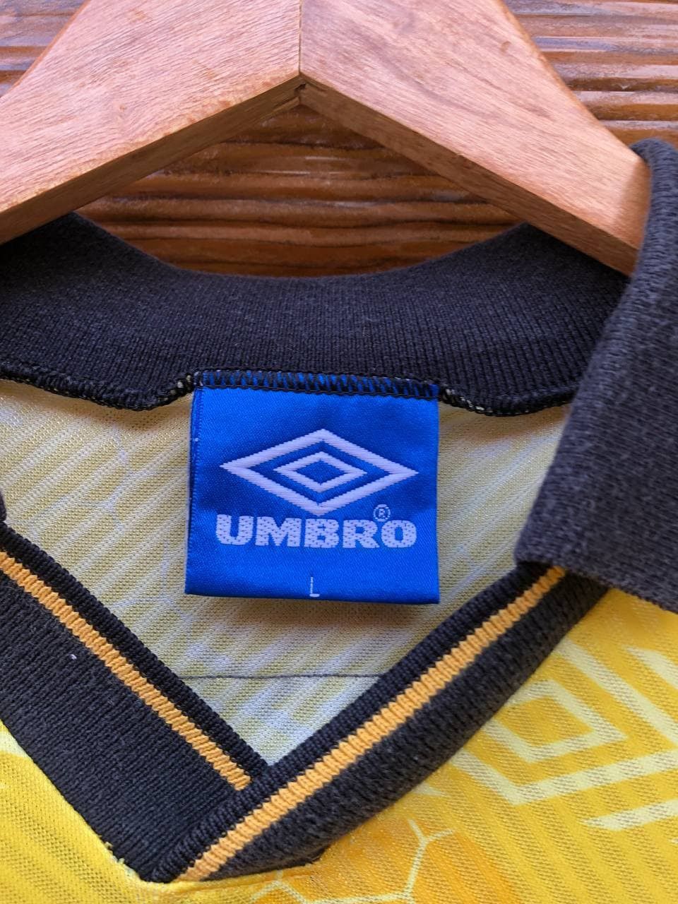 Umbro Vintage Umbro Longsleeve Football Jersey Size US L / EU 52-54 / 3 - 8 Thumbnail