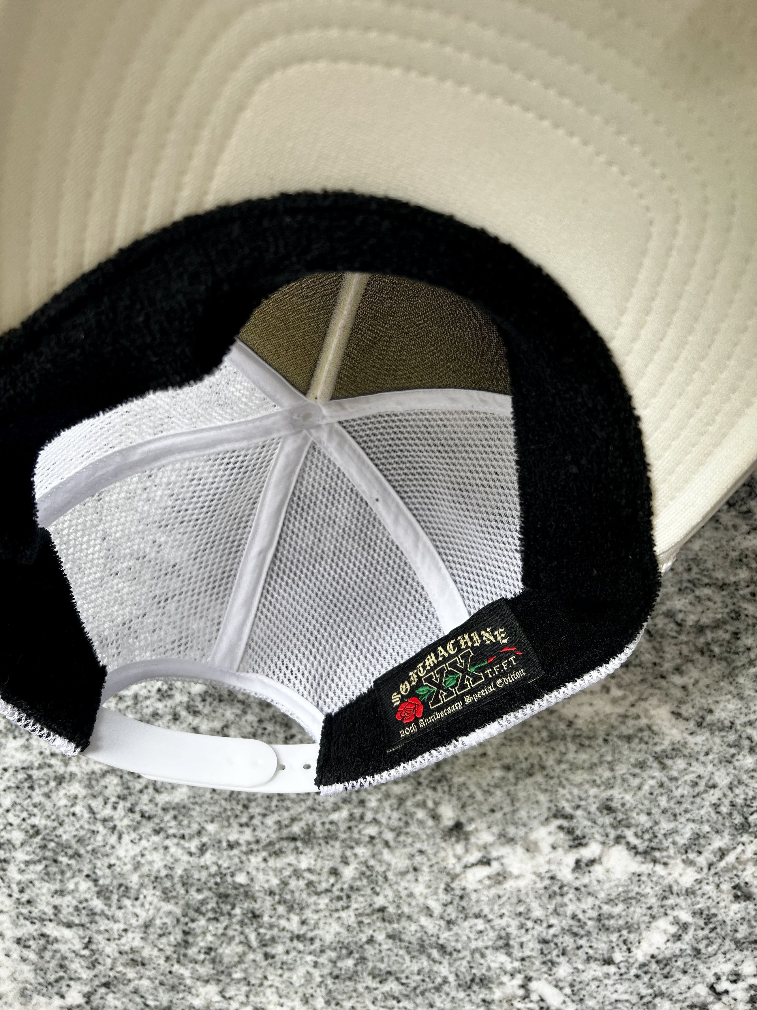 FUCT × SOFTMACHINE ROSE FILL LOGO MESH SNAPBACK HAT Size ONE SIZE - 4 Thumbnail