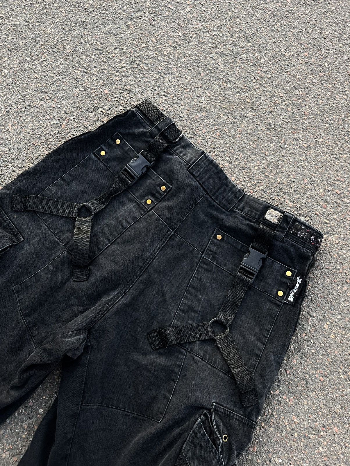 Japanese Brand × Vintage Bat Attack Bondage Cargo Shorts Straps Carabines Vintage Y2K Size US 34 / EU 50 - 10 Thumbnail