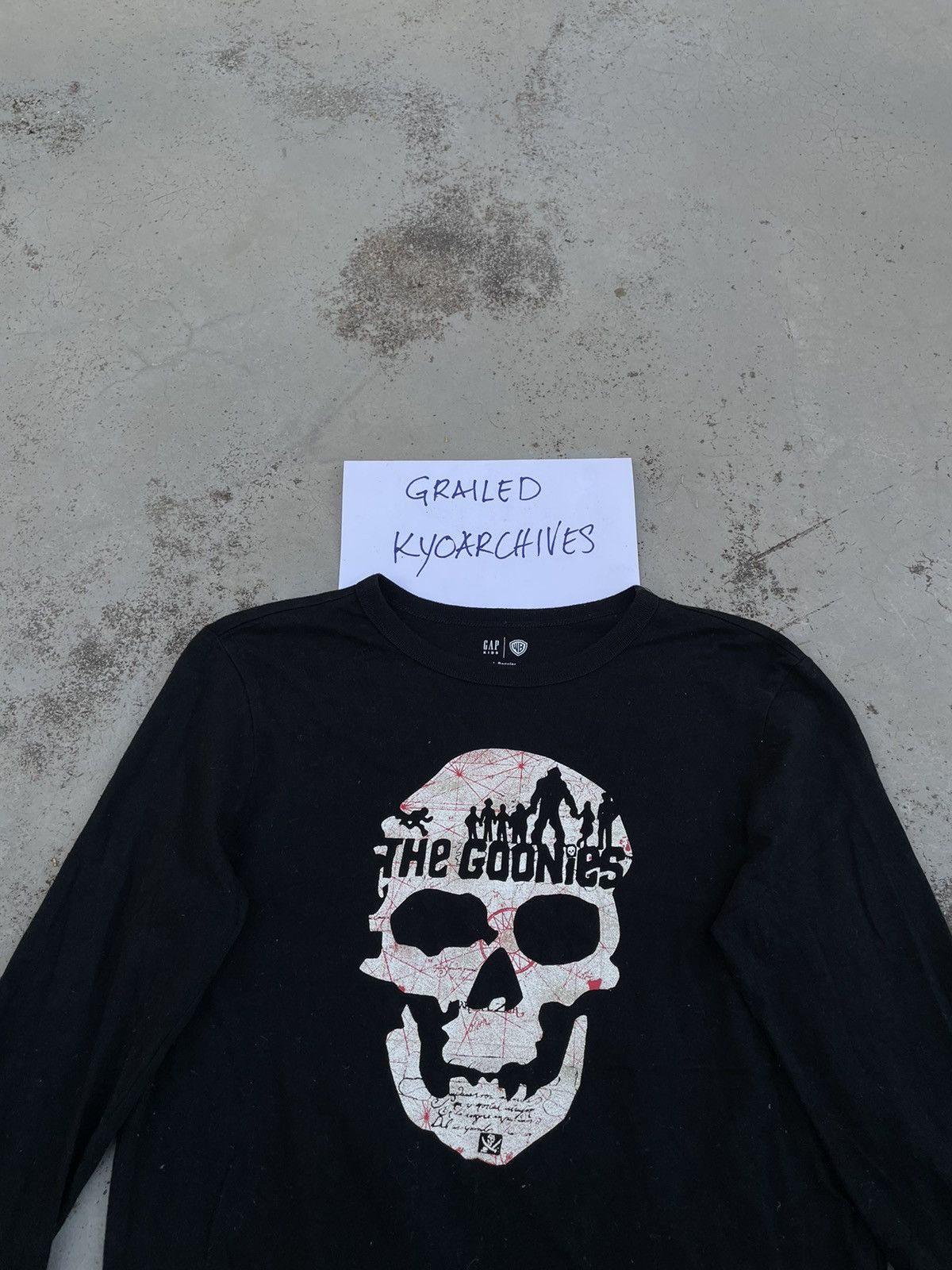Other THE GOONIES LONG SLEEVE Size US S / EU 44-46 / 1 - 2 Thumbnail