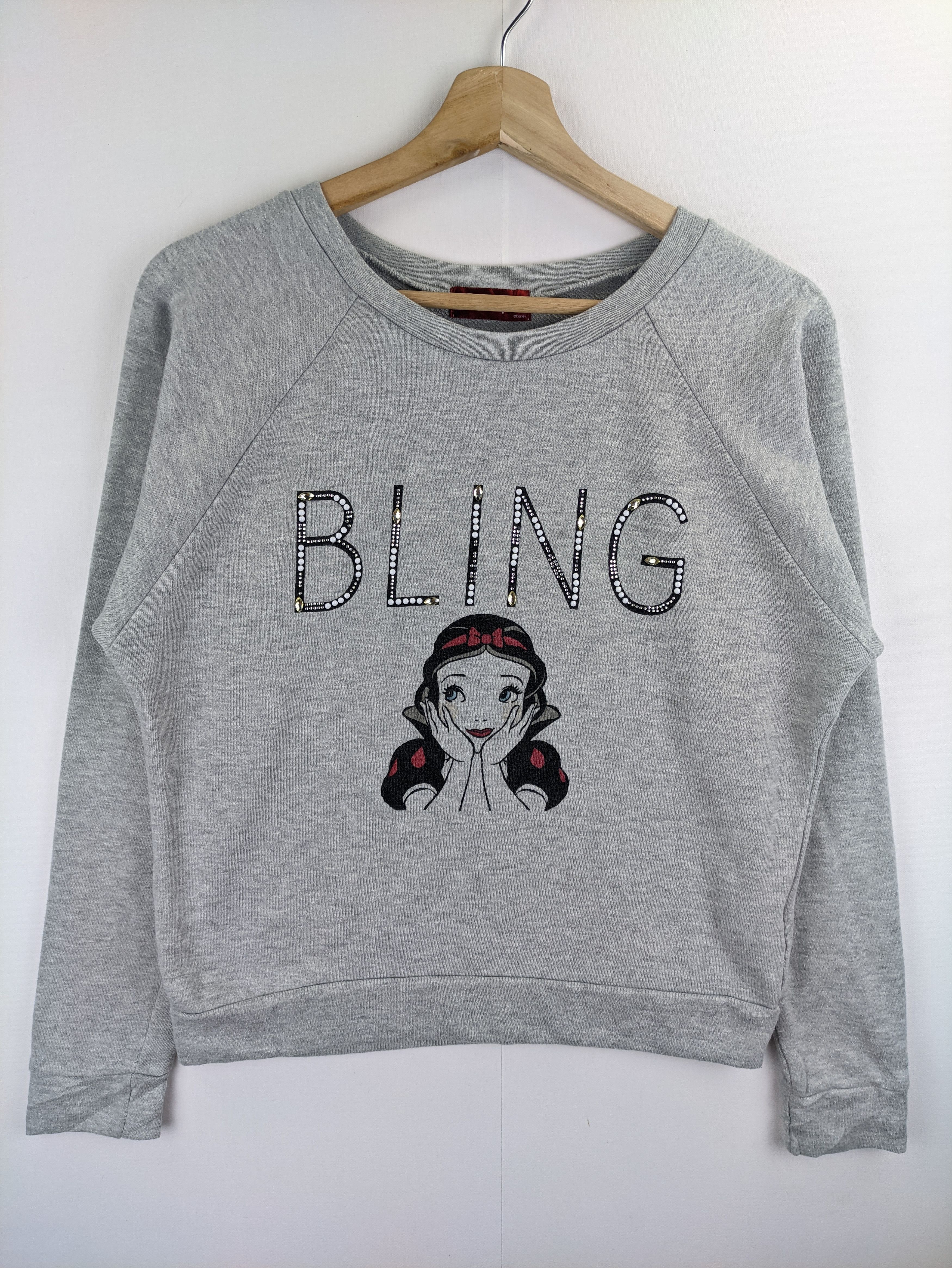 image of Cartoon Network x Disney Stealscropped Sweatshirt Disney Snow White Bling in Grey, Women's (Size Me