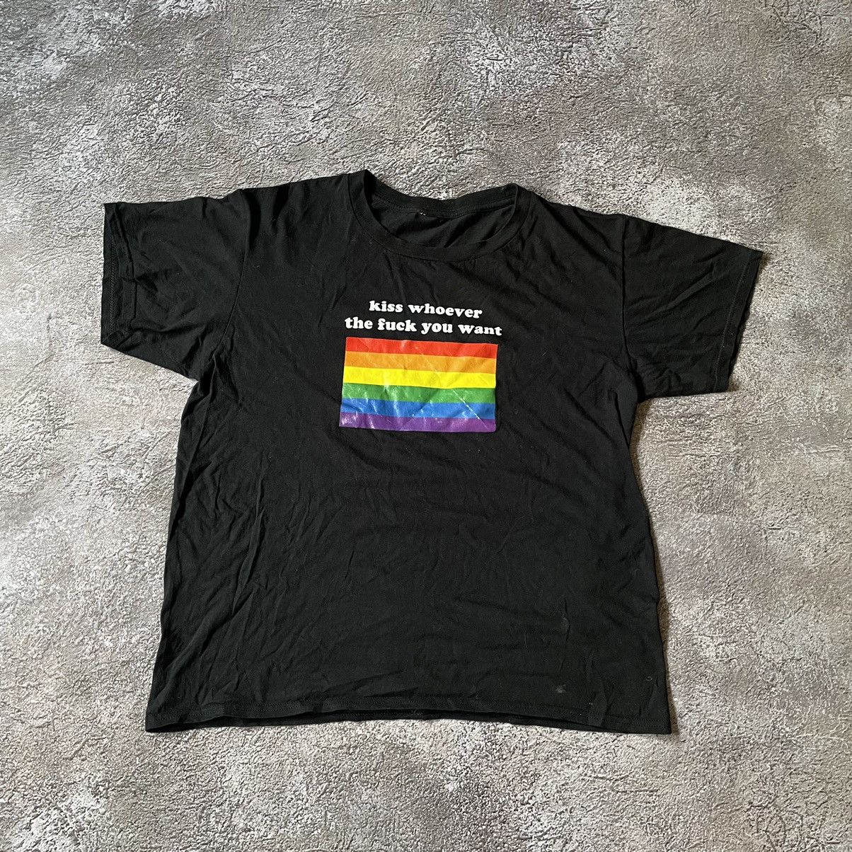 Vintage Vintage Y2K Graphic Tee Pride Rainbow Flag Streetwear Slim L Size US L / EU 52-54 / 3 - 3 Thumbnail
